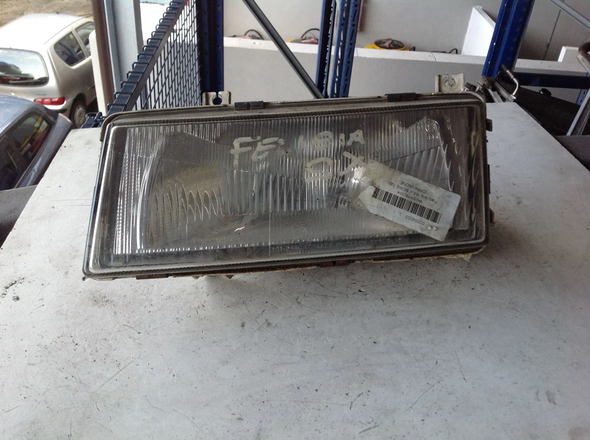 FARO ANTERIORE SINISTRO GUIDA SKODA Felicia Berlina Benzina (2001)