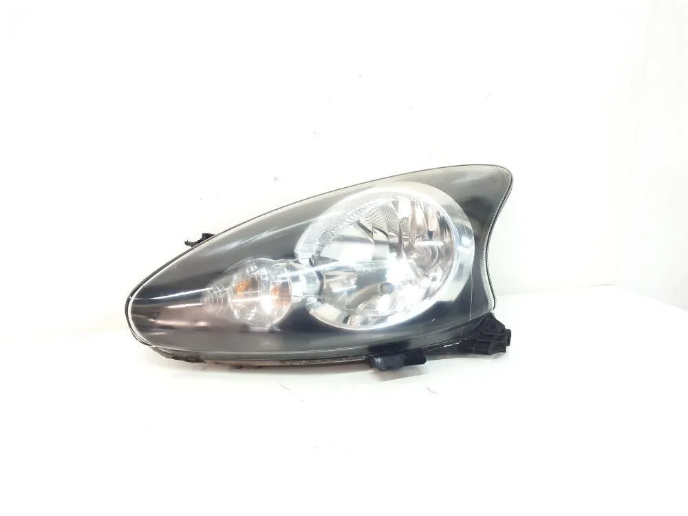 FARO ANTERIORE SINISTRO con codice 811600H070 da GUIDA TOYOTA Aygo 2° Serie 1000 Benzina 50 (2010)