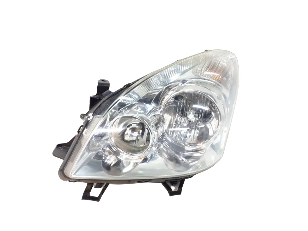 FARO ANTERIORE SINISTRO GUIDA con codice 811700F060 da TOYOTA Corolla Verso 2Â° Serie 2200 Diesel 100 con codice motore 2ADFTV (2008)