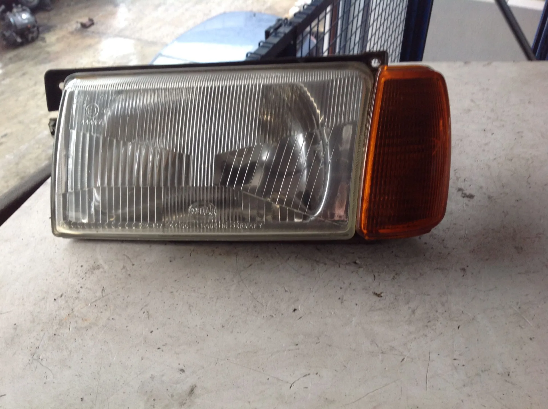 FARO ANTERIORE SINISTRO GUIDA VOLKSWAGEN Polo 2Â° Serie Benzina (1992)