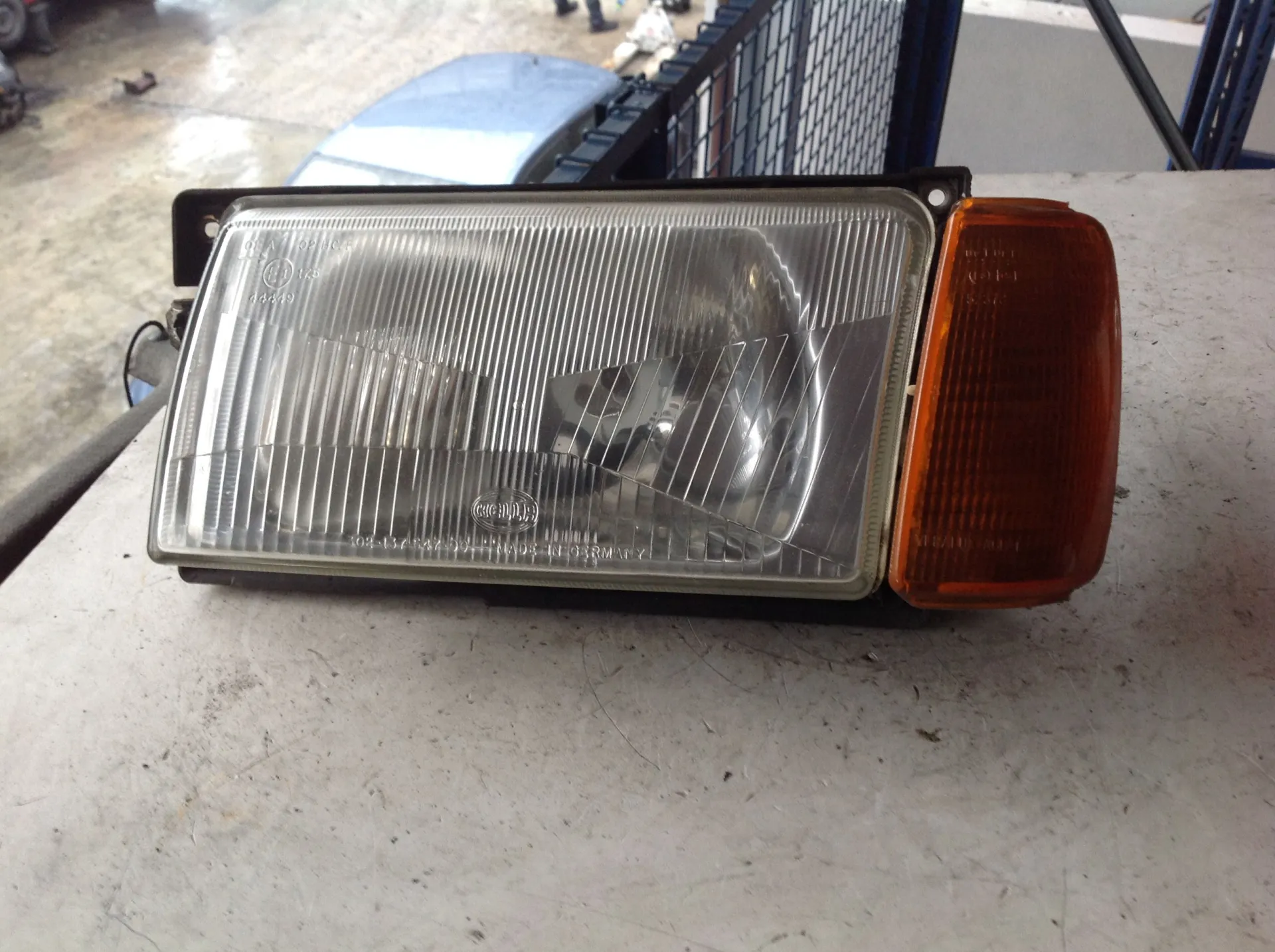 FARO ANTERIORE SINISTRO GUIDA VOLKSWAGEN Polo 2Â° Serie Benzina (1992)