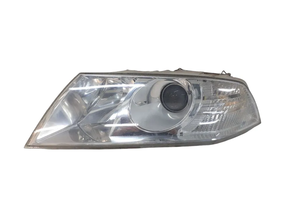 FARO ANTERIORE SX ALLO XENO con codice 1Z1941017R da SKODA Octavia S. Wagon 3° Serie 2000 Diesel 103 con codice motore BKD/BKD (2007)