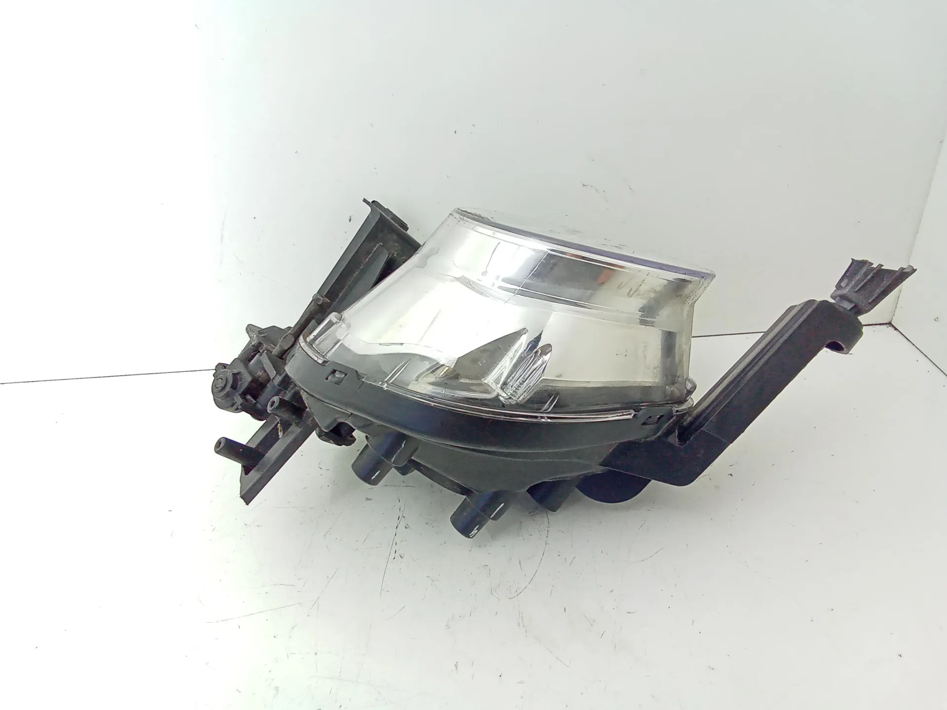 FENDINEBBIA ANTERIORE SX con codice 92201-b da HYUNDAI i10 1Â° Serie (2015)