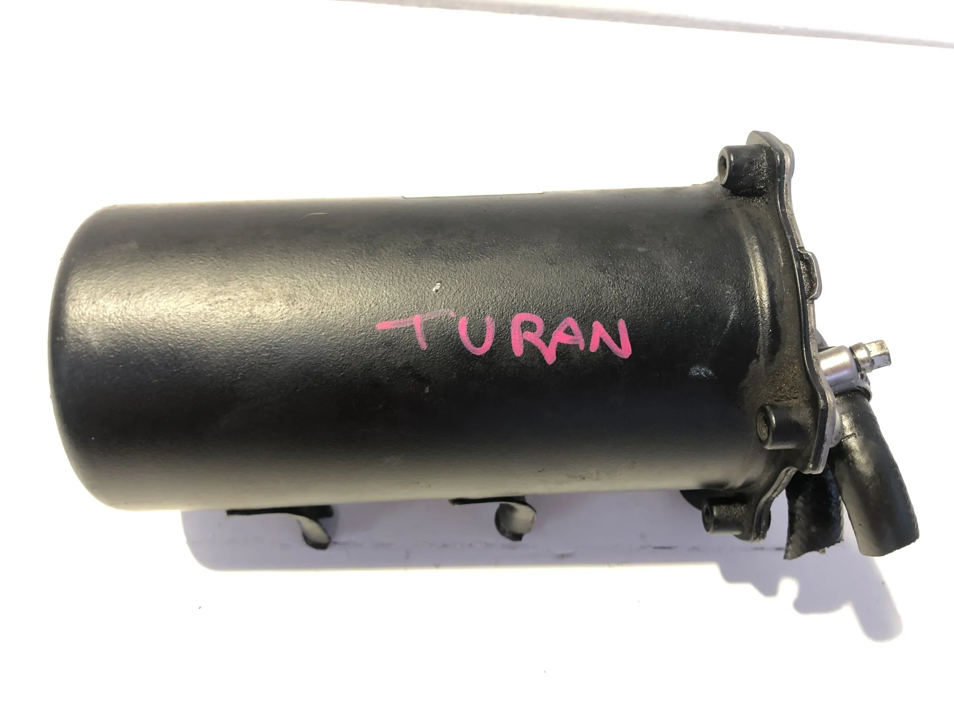 FILTRO SFIATO CARBURANTE con codice 1K0127400E / 6650473114 da VOLKSWAGEN Touran 2Â° Serie 1900 Diesel (2009)