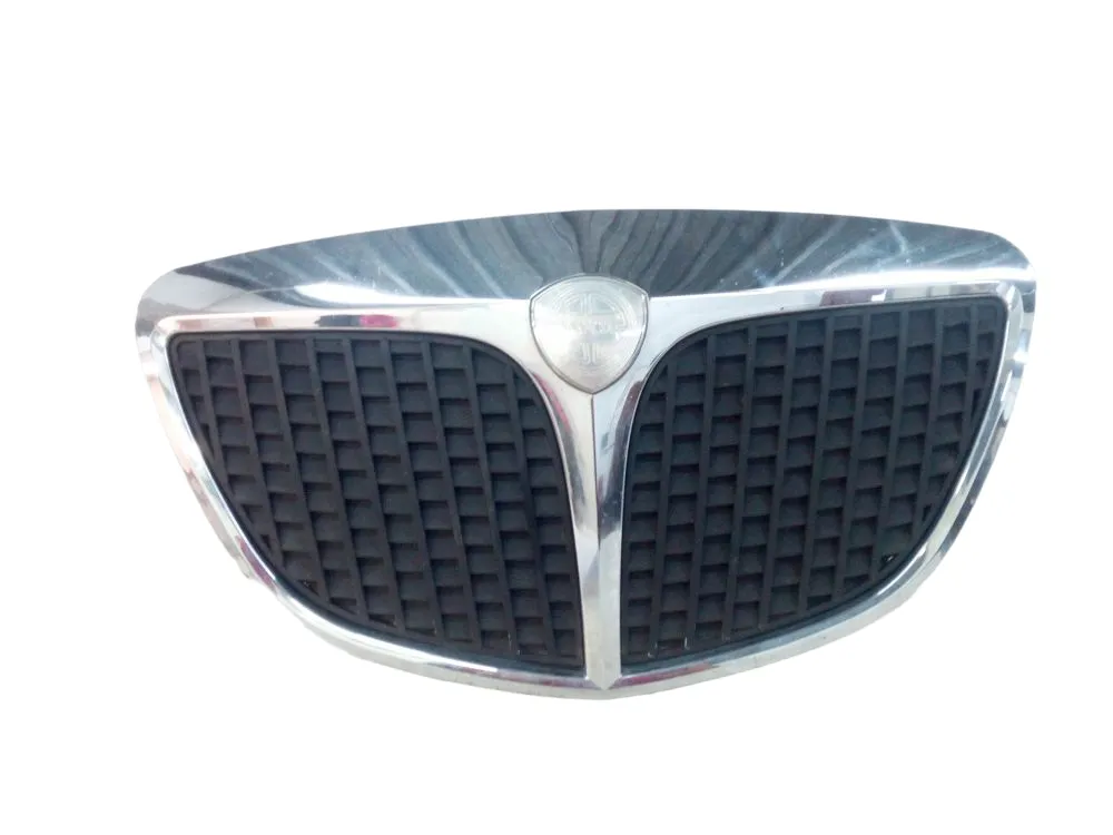 GRIGLIA ANTERIORE con codice 735384149 da LANCIA Musa 1° Serie (04>07)
