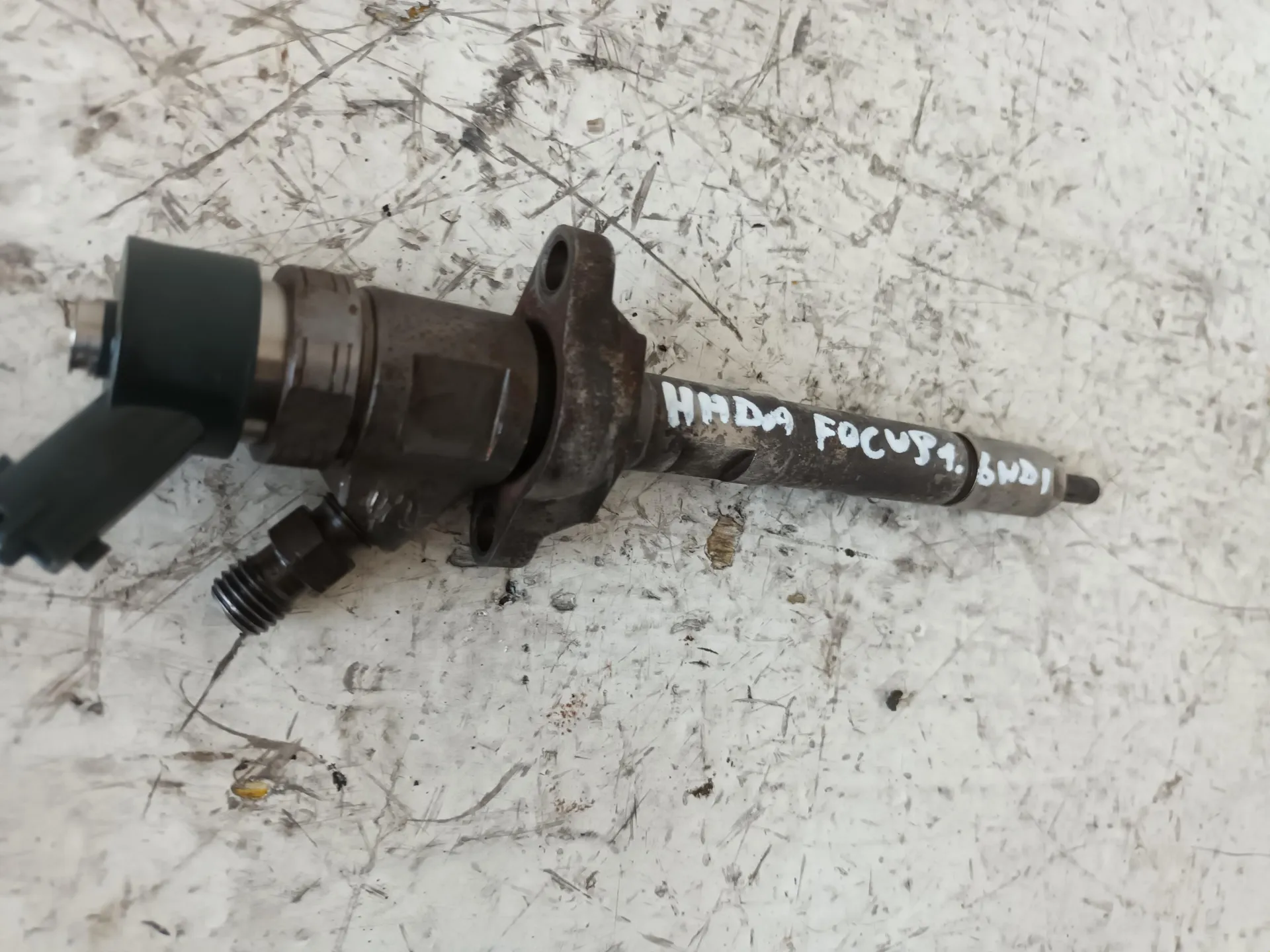 INIETTORE con codice 0445110239 da FORD Focus Berlina 4Â° Serie 1600 Diesel con codice motore HHDA (2009)