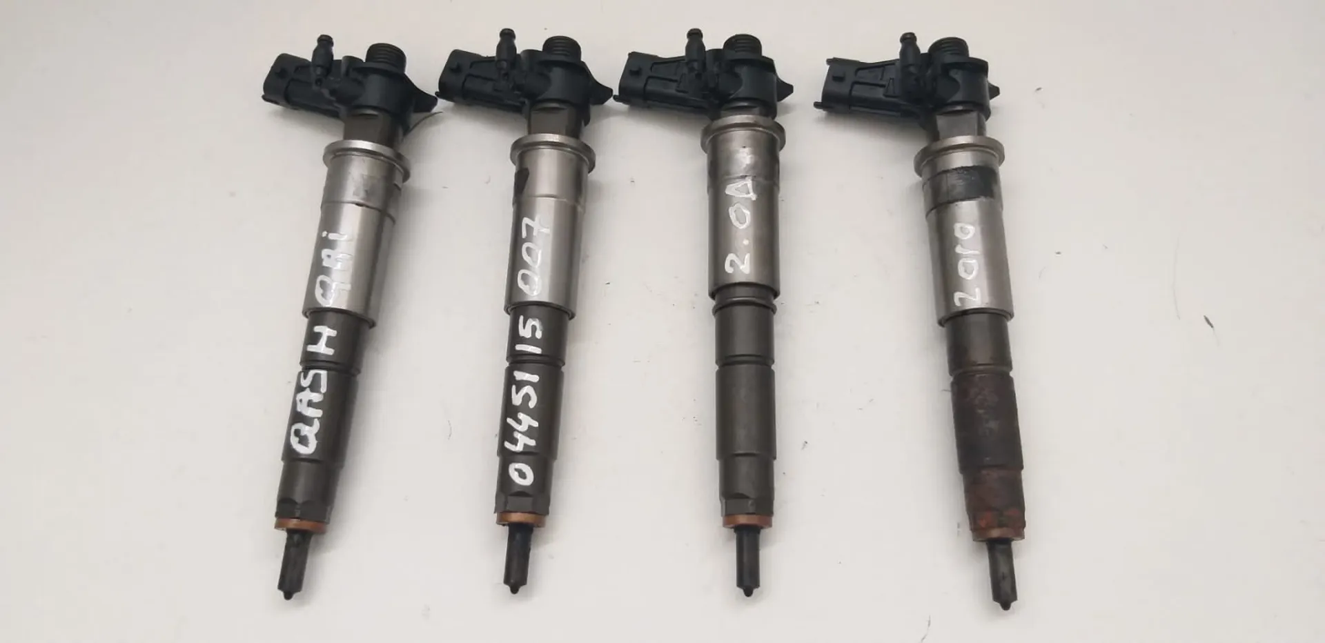 Iniettore Nissan Qashqai del 2010 2.0 Diesel CODICE RICAMBIO : 0445115007