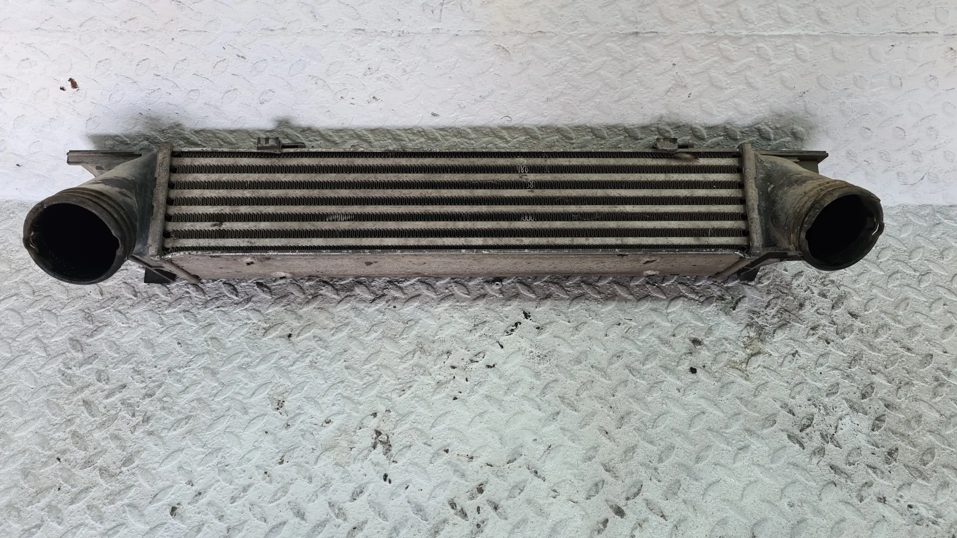 INTERCOOLER con codice 3093796 da BMW Serie 1 Serie (E87) con codice motore NA7D20A Diesel 2000 (07>)