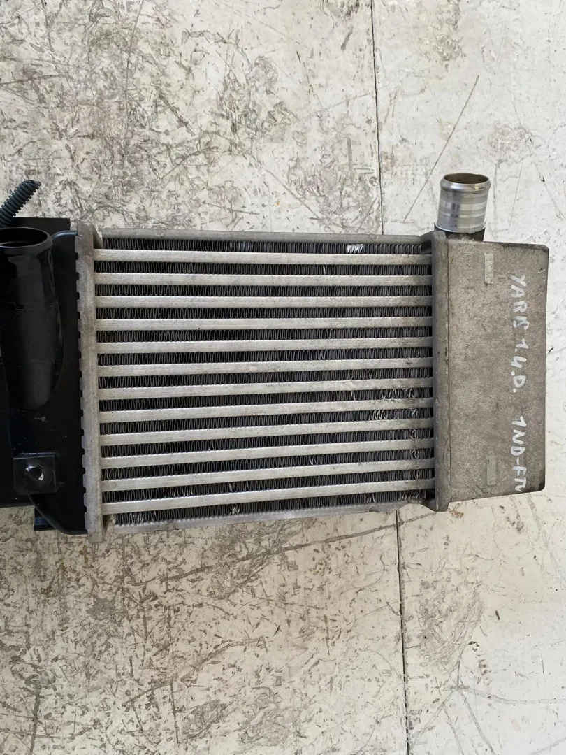 INTERCOOLER con codice JD1271005100 da TOYOTA Yaris Serie (11>13) 1400 Diesel con codice motore 1ND FTV/1ND FTV (2012)