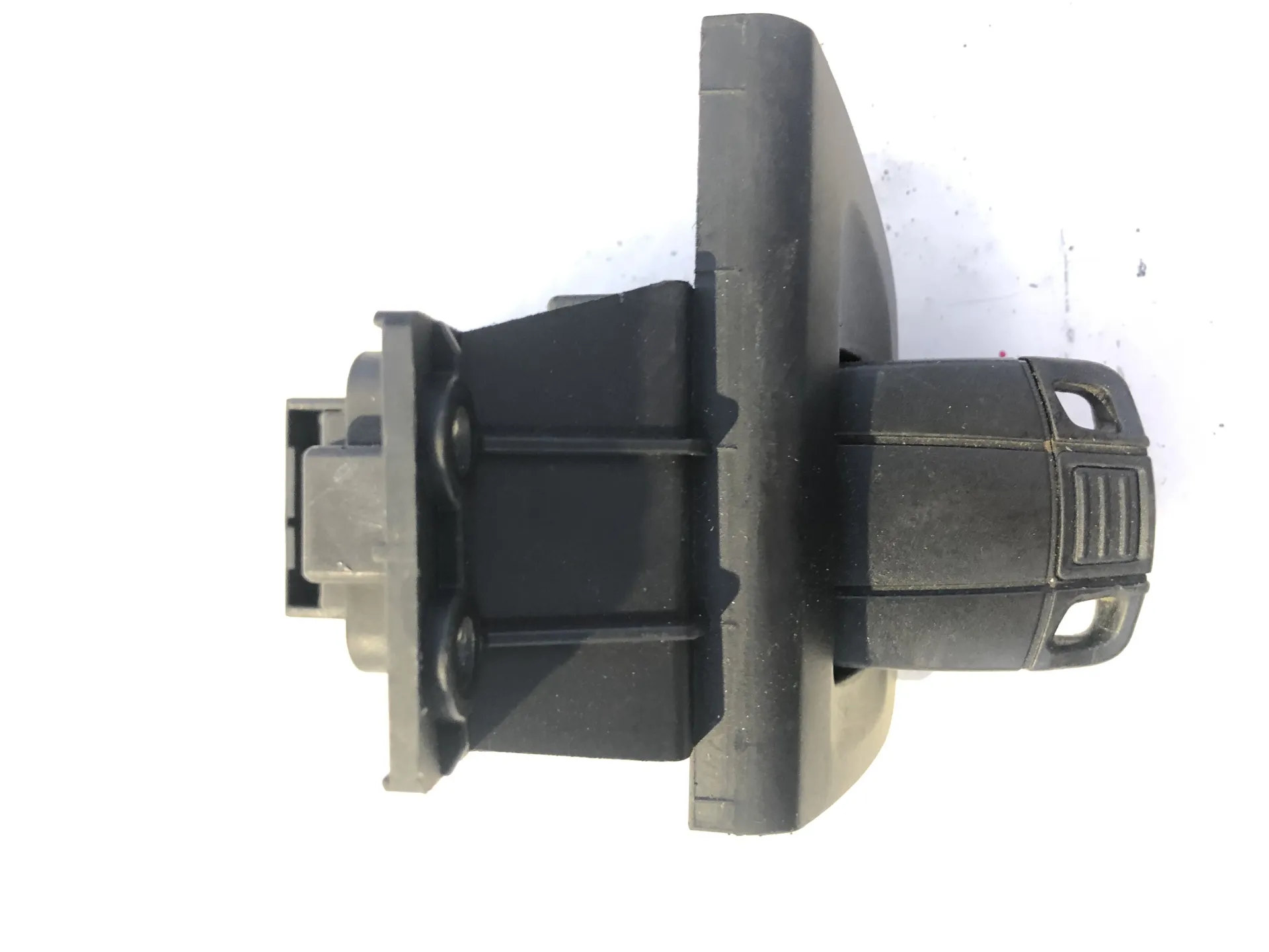 INTERRUTTORE ACCENSIONE con codice 693370803 / T0862510 da BMW Serie 1 Serie (E87) (04>07) 2000 Diesel (2006)