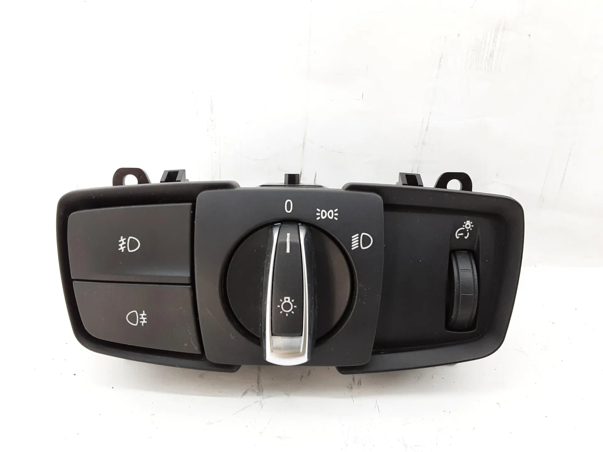 INTERRUTTORE COMANDO LUCI con codice 926530204 da BMW Serie 1 F20 (11>19) 2000 Diesel 135 kW / 184 CV con codice motore N47D20C/N47 D20 C (2013)