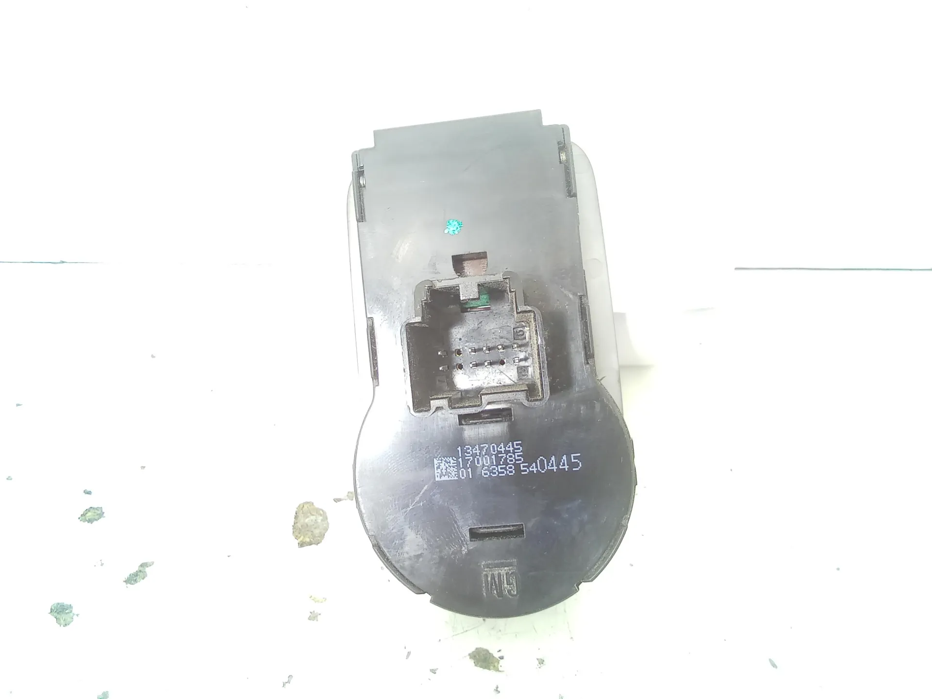 INTERRUTTORE COMANDO LUCI con codice 13470445 da OPEL Corsa D 3P 1° Serie 1300 Diesel 70 kW / 95 CV (2011)