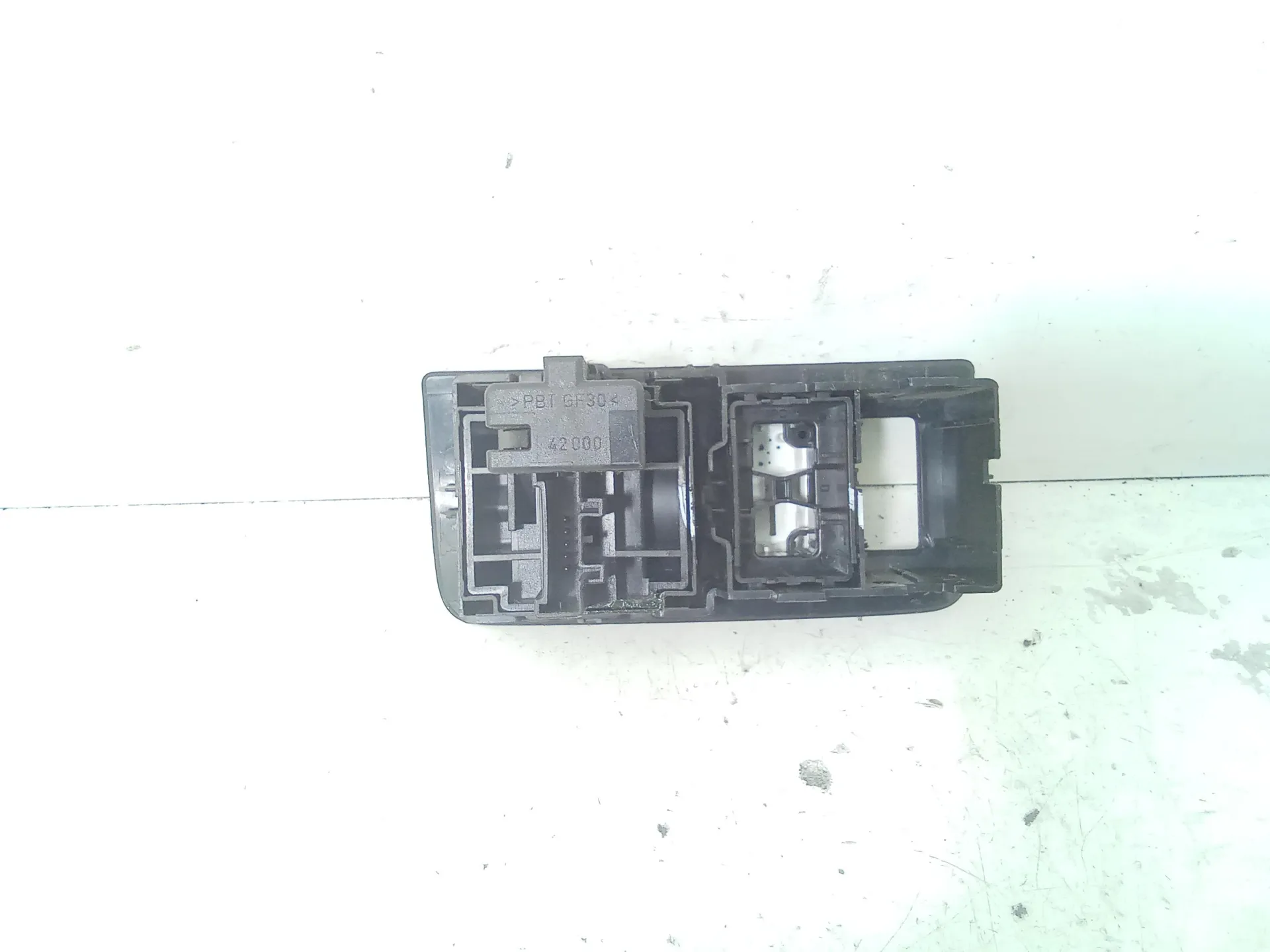 INTERRUTTORE COMANDO LUCI con codice 648450001r da RENAULT Scenic Serie (09>16) 1600 Diesel 96 kW / 130 CV (2012)