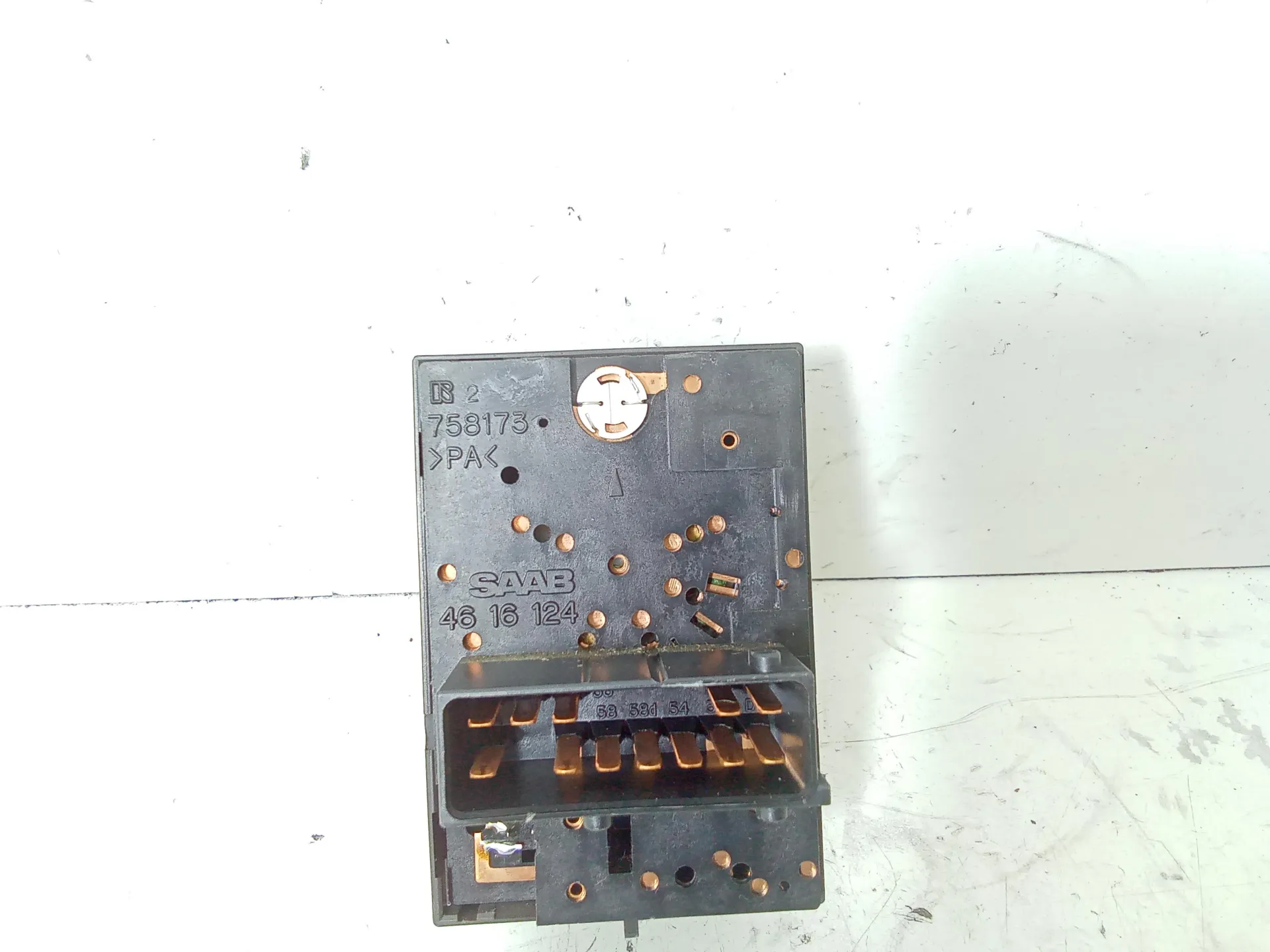 INTERRUTTORE COMANDO LUCI con codice 4616124 da SAAB 9-5 Berlina 1Â° Serie 2300 Benzina 169 kW / 230 CV (2001)