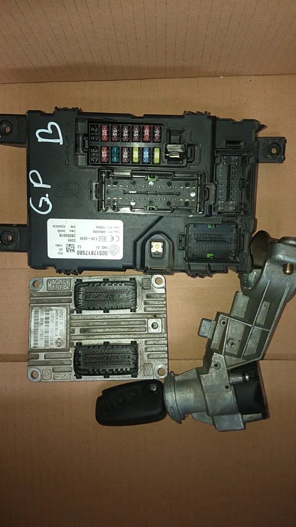 Kit centralina Fiat Grande Punto del 2007 CODICE RICAMBIO : IAW5SF3.M1