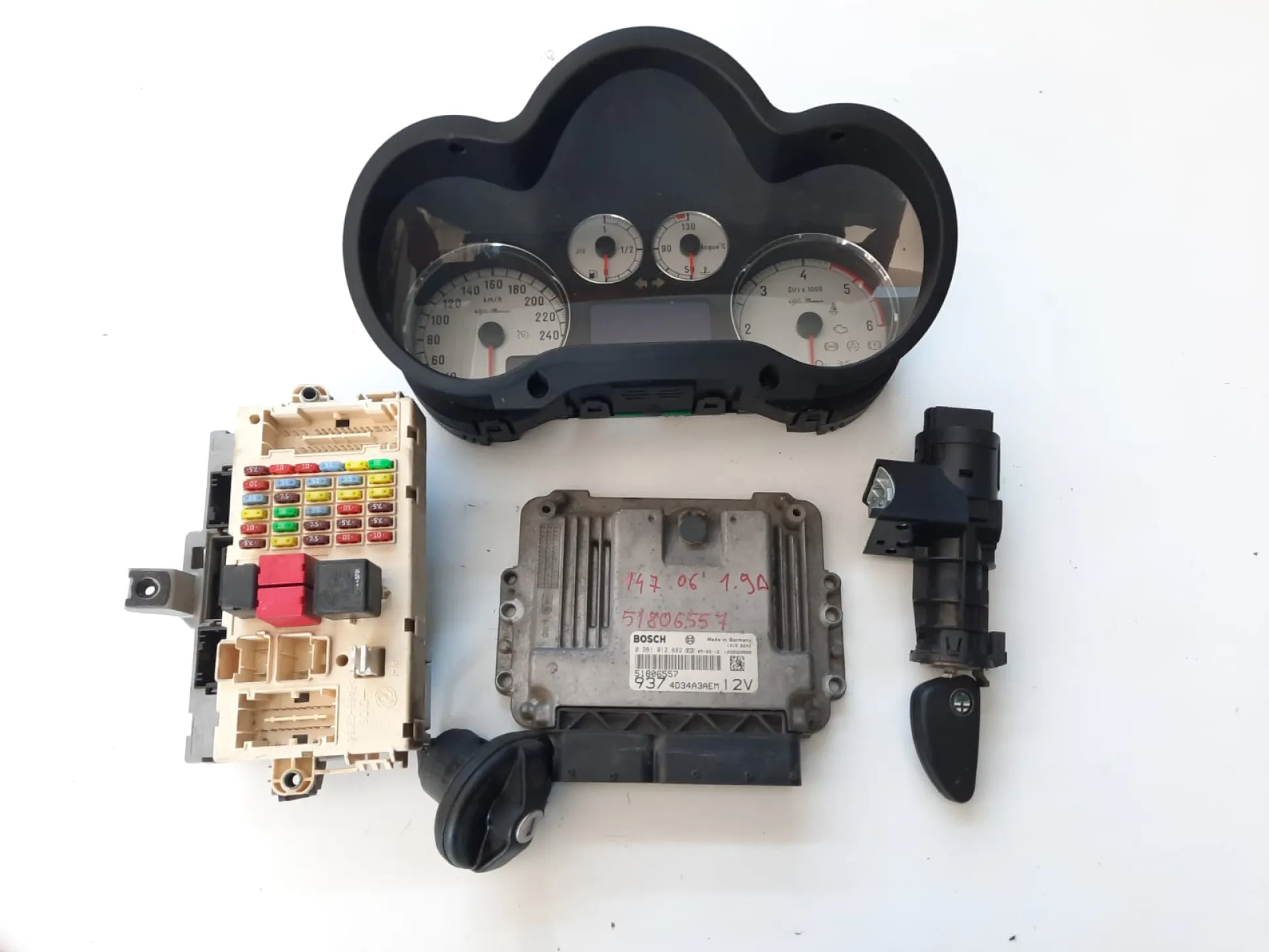 Kit centralina motore Alfa Romeo 147 1.9 D del 2006 CODICE RICAMBIO : 51806557