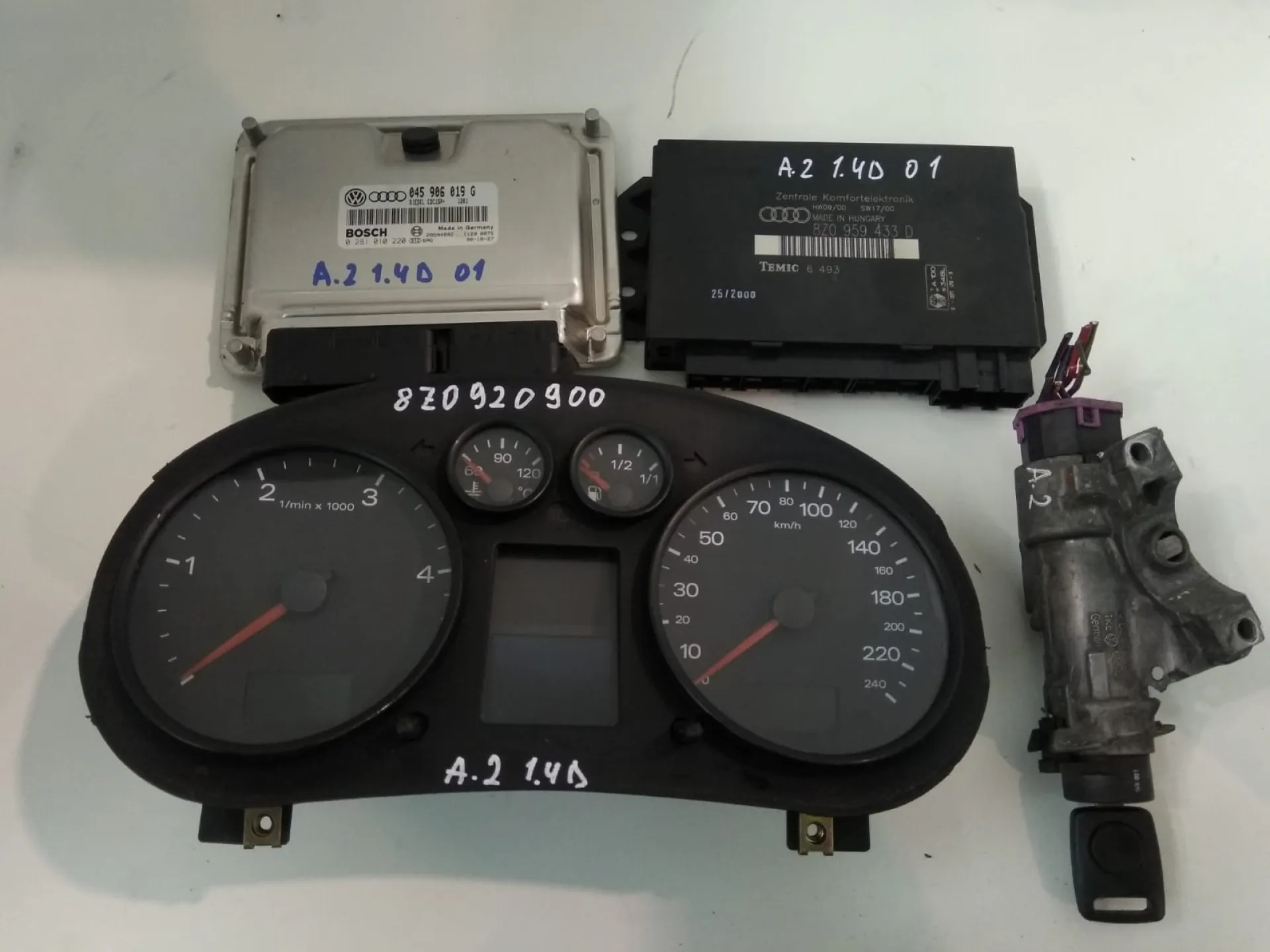 Kit centralina motore Audi A2 del 2001 CODICE RICAMBIO : 8Z0 920 900