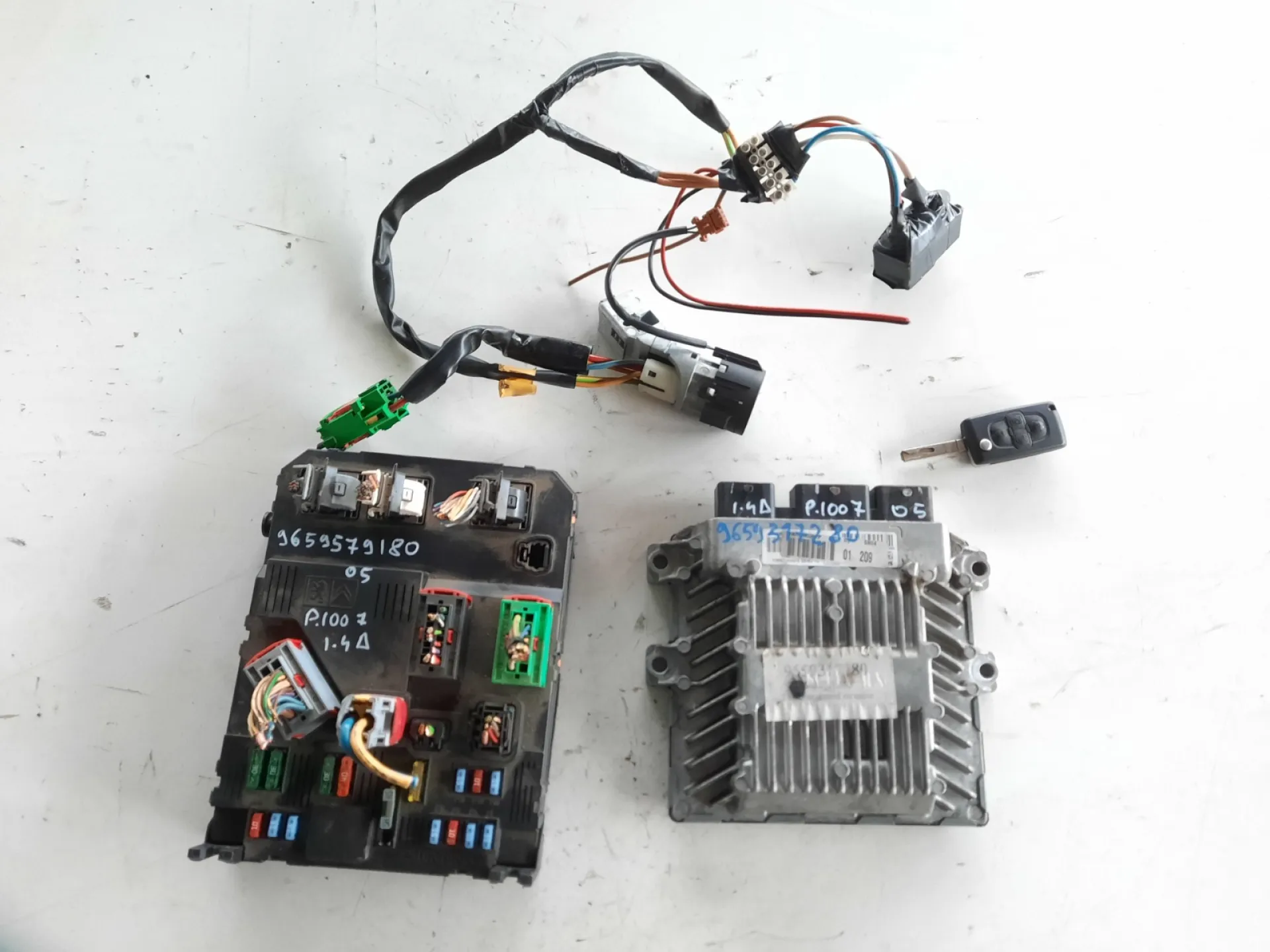 Kit centralina motore per Peugeot 1007 1.4 D del 2005 CODICE RICAMBIO : 9659317280