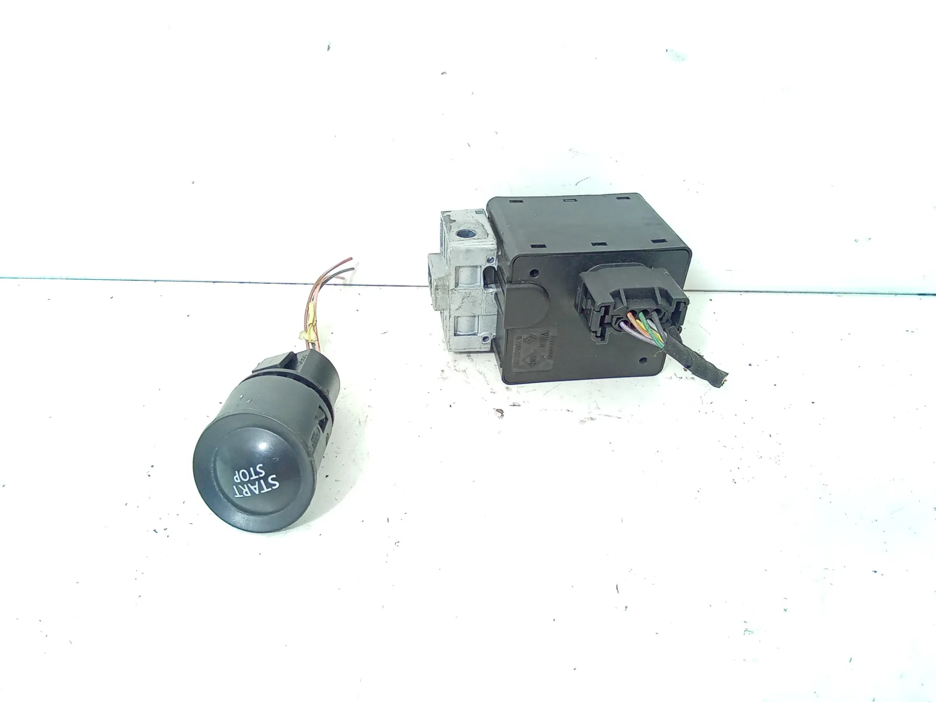 KIT CENTRALINA MOTORE con codice 8200399038 da RENAULT Megane ll Serie (02>06) (2005)