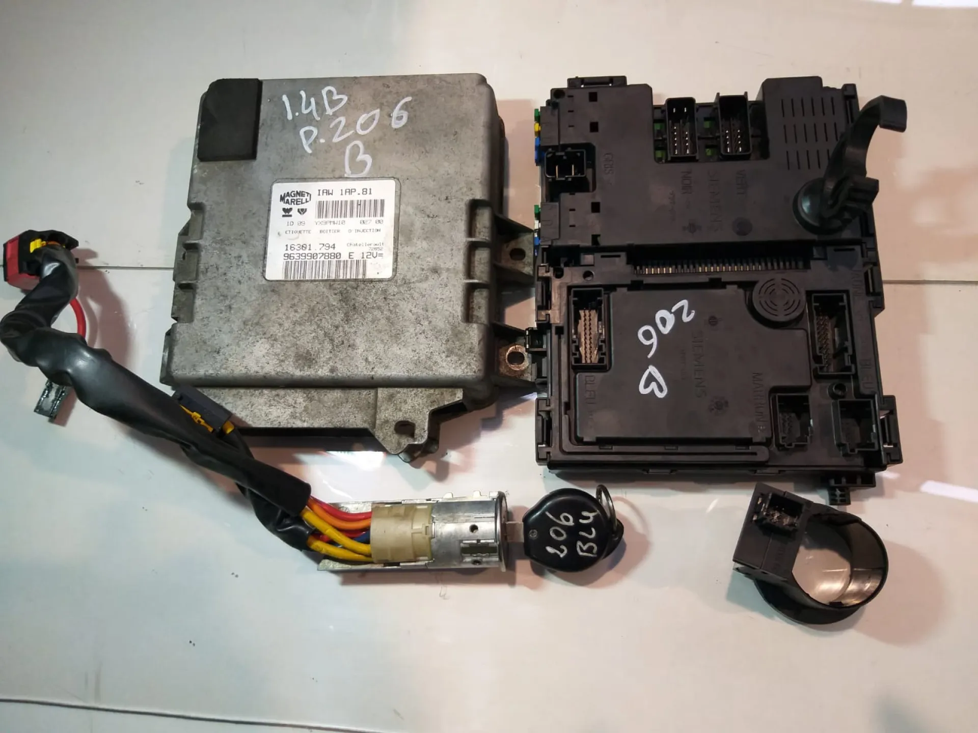 Kit Centralina Peugeot 206 del 2000 1.4 Benzina CODICE RICAMBIO : IAW 1AP.81