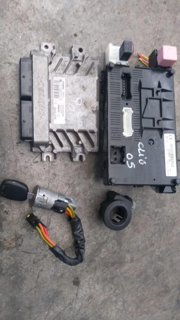 Kit centralina Renault Clio del 2005 1.2 Benzina CODICE RICAMBIO : 8200326395