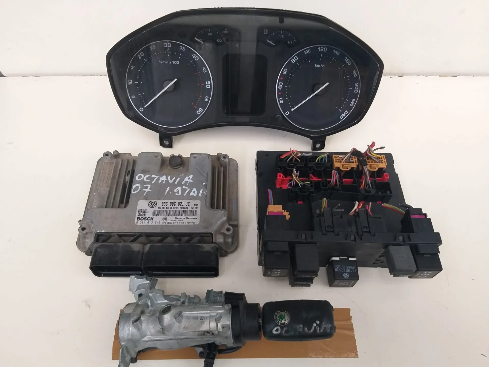 Kit centralina Skoda Octavia del 2008 1.9 Diesel CODICE RICAMBIO : 03G906021JC