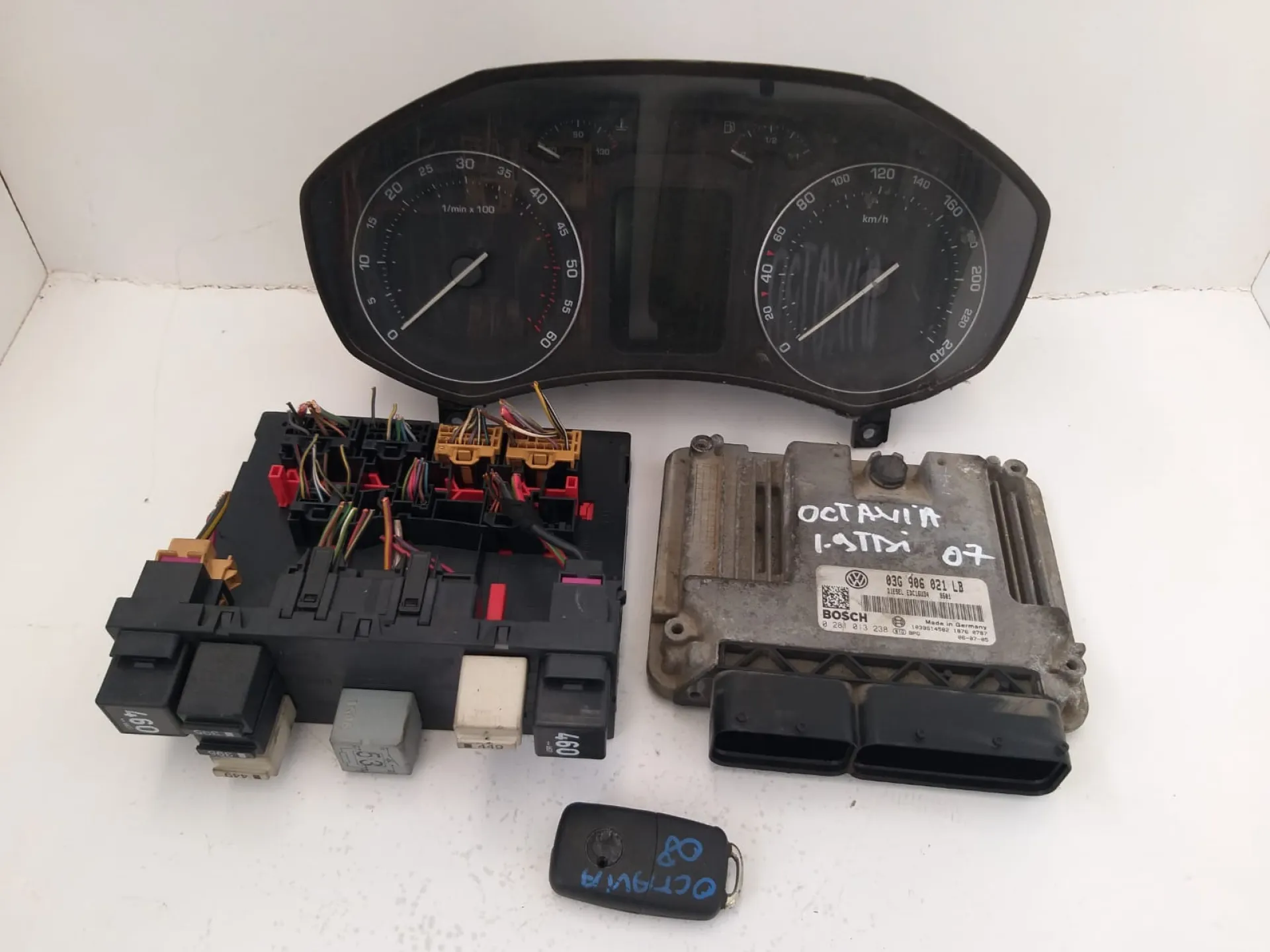 Kit centralina Skoda Octavia del 2008 1.9 Diesel CODICE RICAMBIO : 03G906021LB