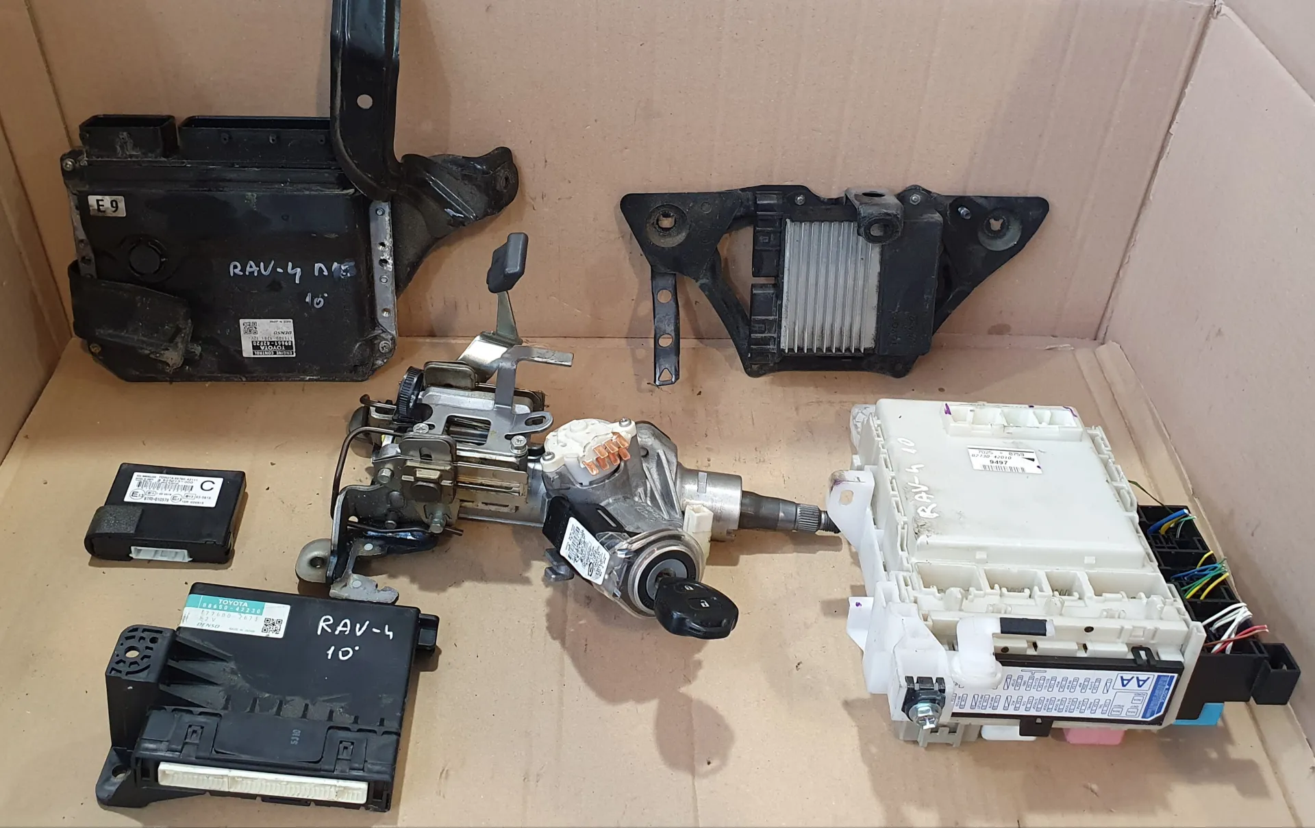 Kit Centralina Toyota Rav 4 del 2010 2.2 Diesel CODICE RICAMBIO : 89661-42F20