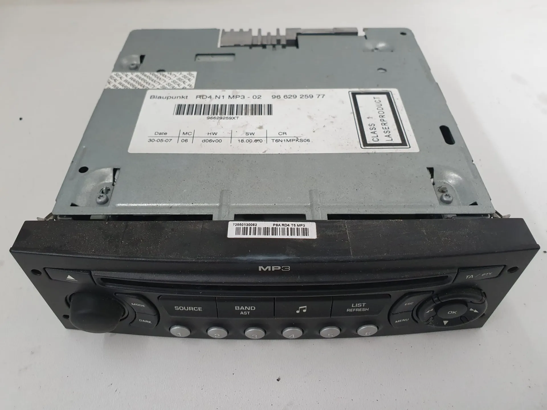 Lettore CD Peugeot 307cc / Cabrio del 2007 2.0 Benzina CODICE RICAMBIO : 9662925977