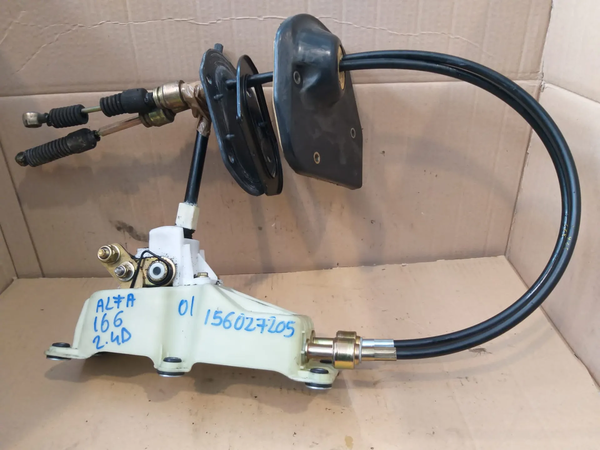 Leva cambio marce Alfa 166 del 2001 2.4 Diesel CODICE RICAMBIO : 156027205