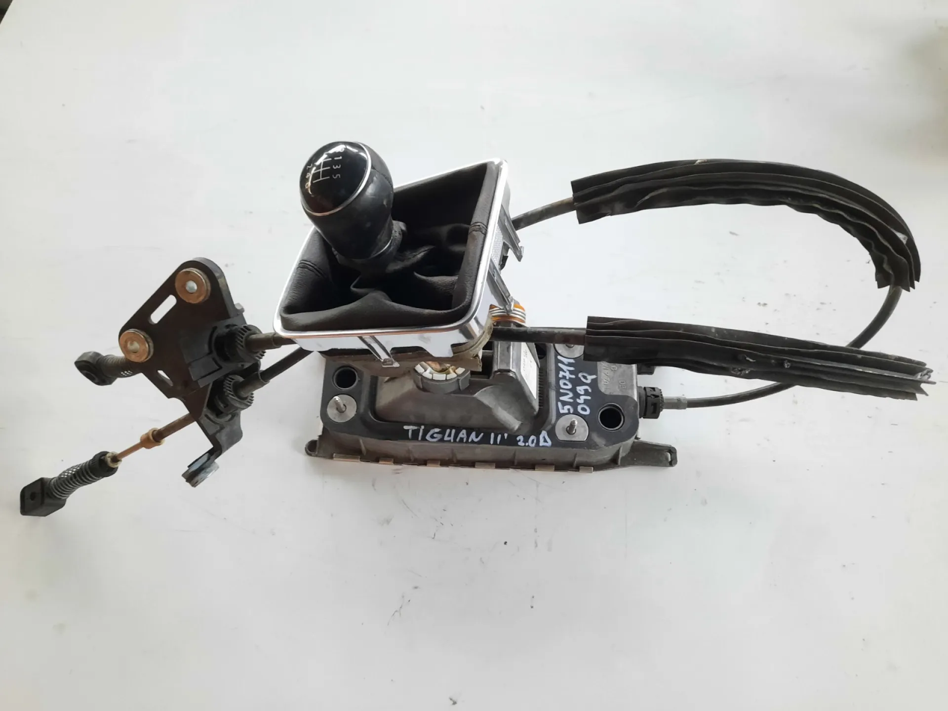 Leva cambio marce per VW Tiguan 2.0 TDI del 2011 CODICE RICAMBIO : 5N0711049 Q