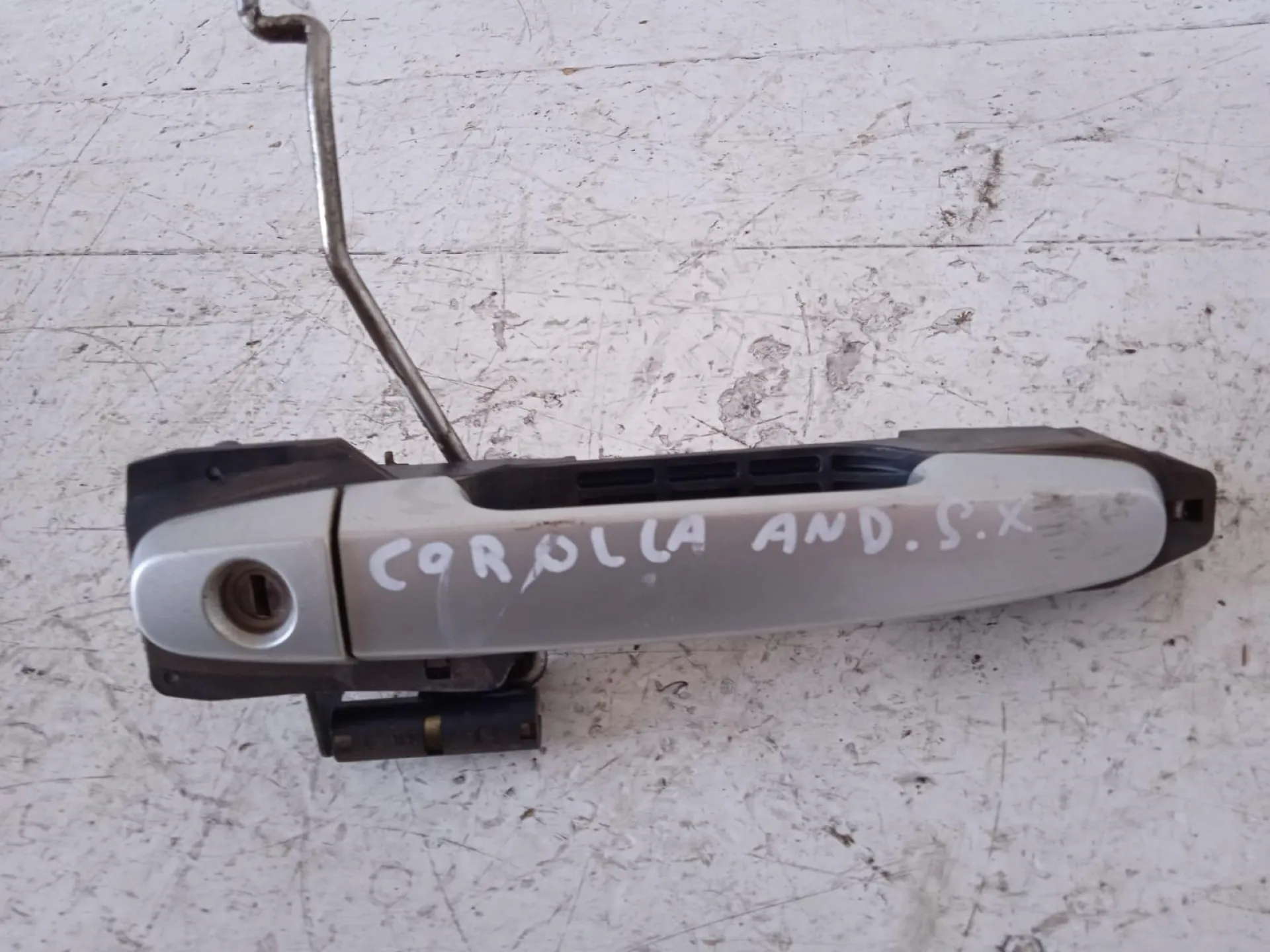 MANIGLIA ESTERNA ANTERIORE SINISTRA TOYOTA Corolla Berlina 4Â° Serie Diesel (2007)