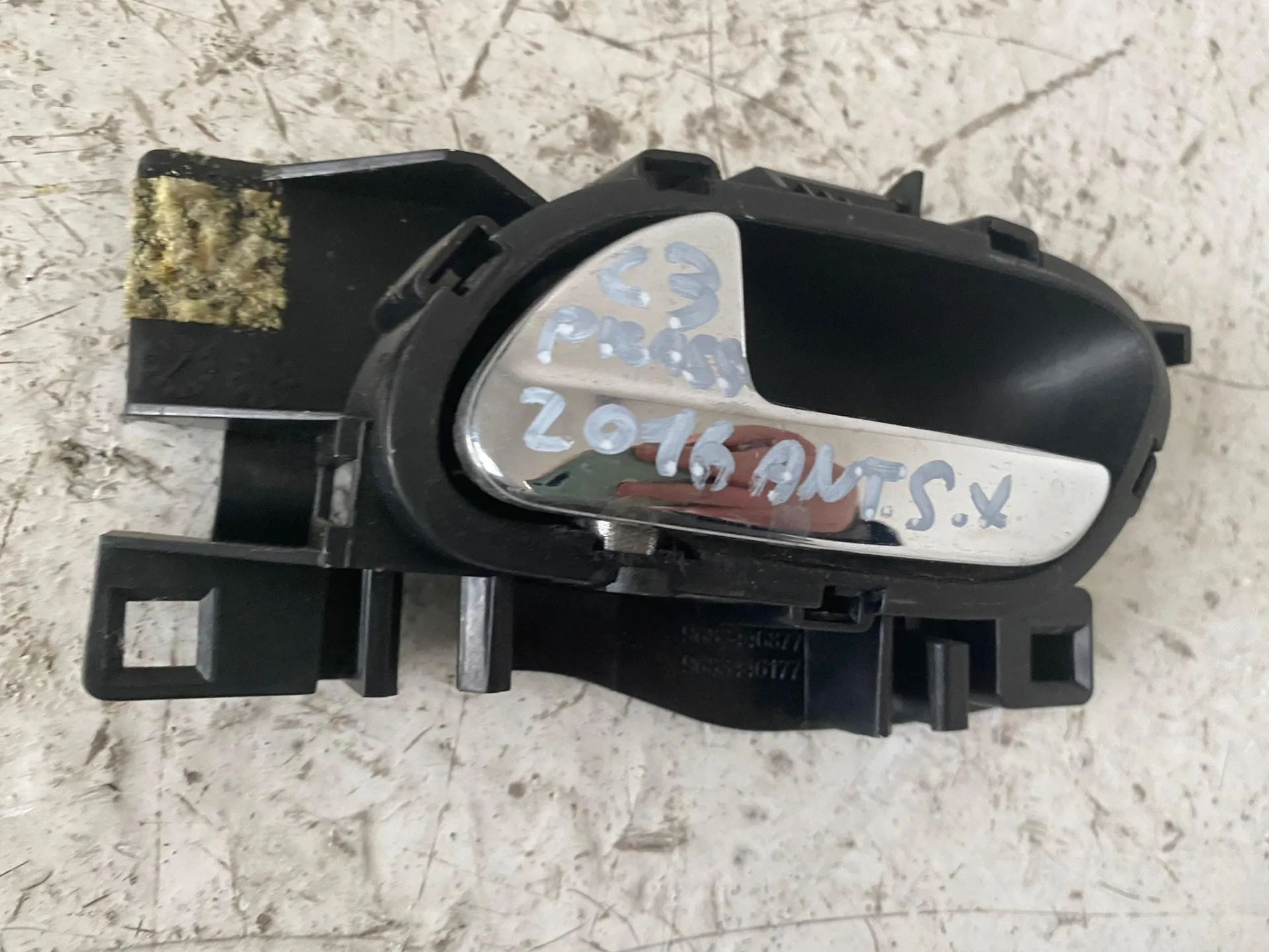 MANIGLIA INTERNA ANTERIORE SINISTRA CITROEN C3 Picasso (08>) Diesel (2016)