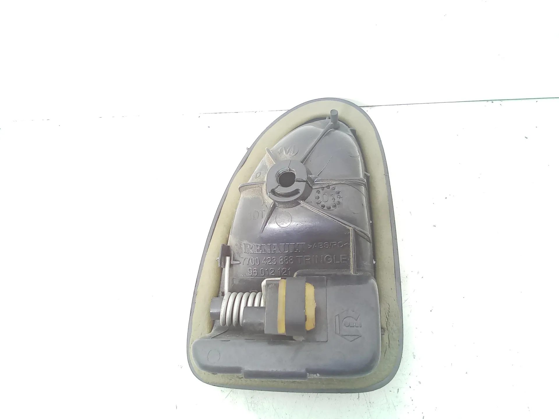 MANIGLIA INTERNA POSTERIORE DESTRA con codice 7700423888 da RENAULT Clio Serie (01>05) Benzina (2005)