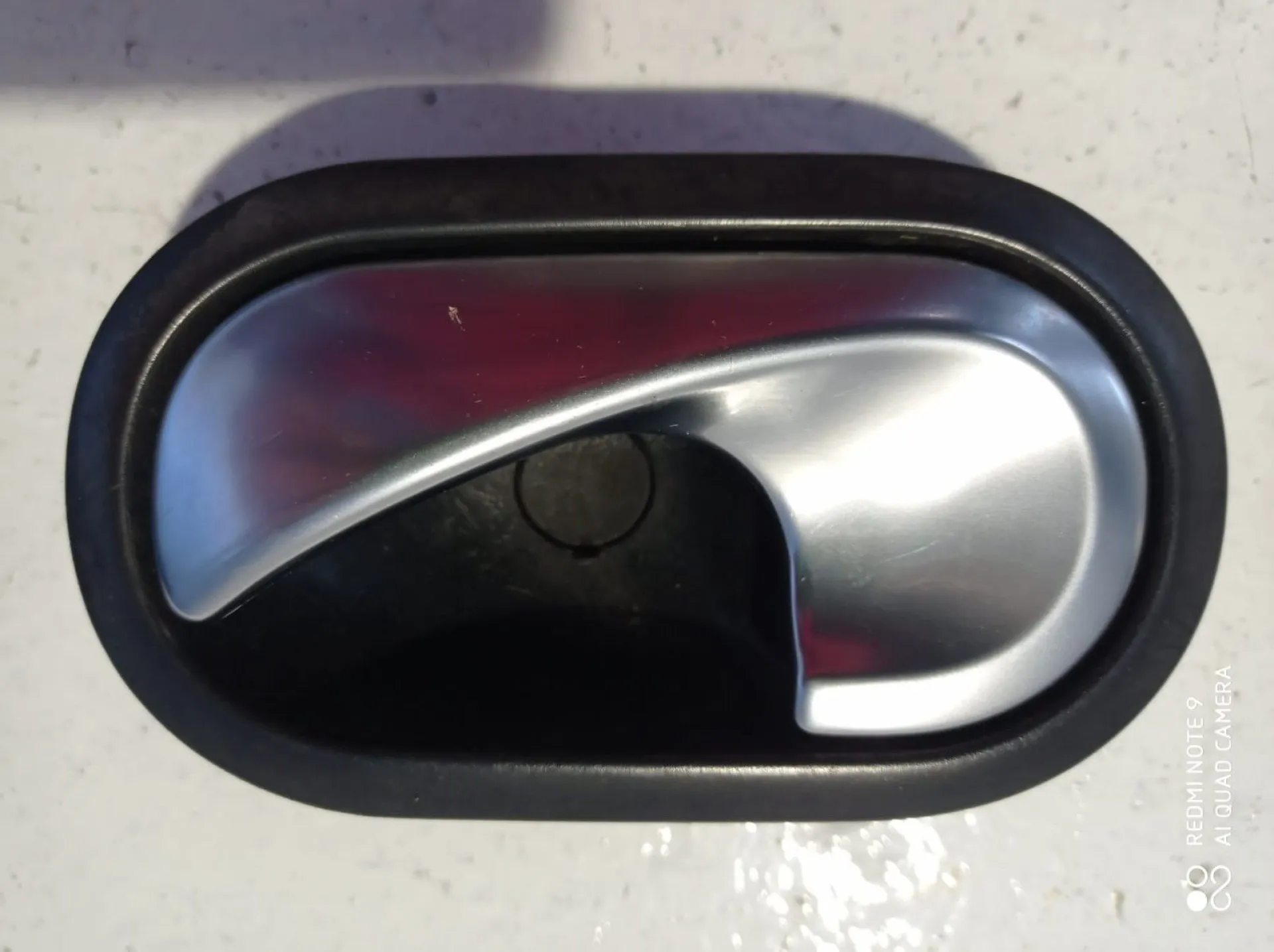 MANIGLIA INTERNA POSTERIORE SINISTRA con codice 8200028487 da RENAULT Megane ll Serie (02>06) 1900 Diesel (2005)