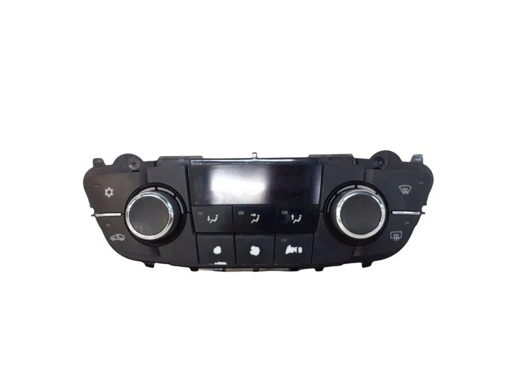 MANOPOLE RISCALDAMENTO E CLIMA DIGITALE con codice 13273097 da OPEL Insignia S. Wagon 2000 Diesel 118 kW / 160 CV con codice motore A20DTH/A 20 DTH (2010)