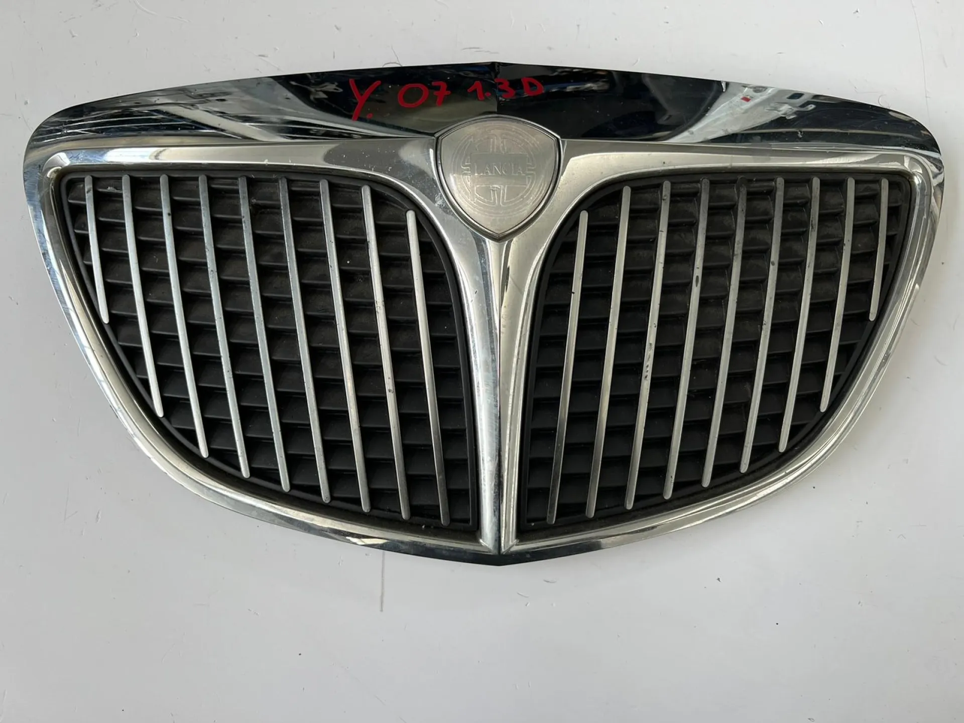 Mascherina anteriore Lancia Ypsilon 1.3 D del 2007