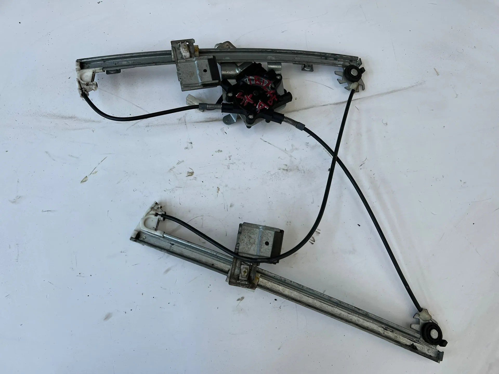 Meccanismo alzavetro anteriore sinistra Seat Cordoba 1.4 B del 2001