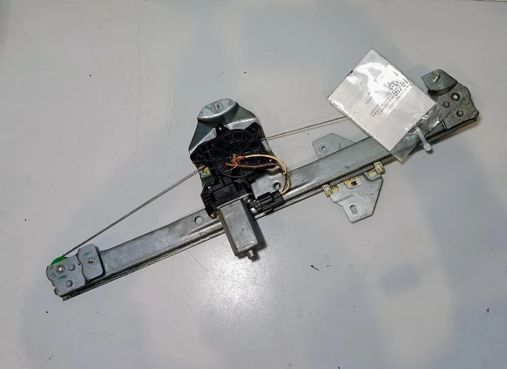 MECCANISMO ALZAVETRO POST. SX con codice 827217782R da DACIA Lodgy 1Â° Serie 1461 diesel (2012)
