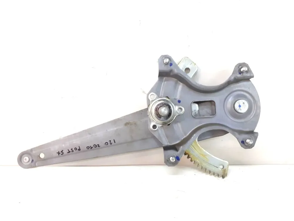 MECCANISMO ALZAVETRO POST. SX con codice 834011J000 da HYUNDAI i20 1Â° Serie 1200 Benzina 57 (2010)