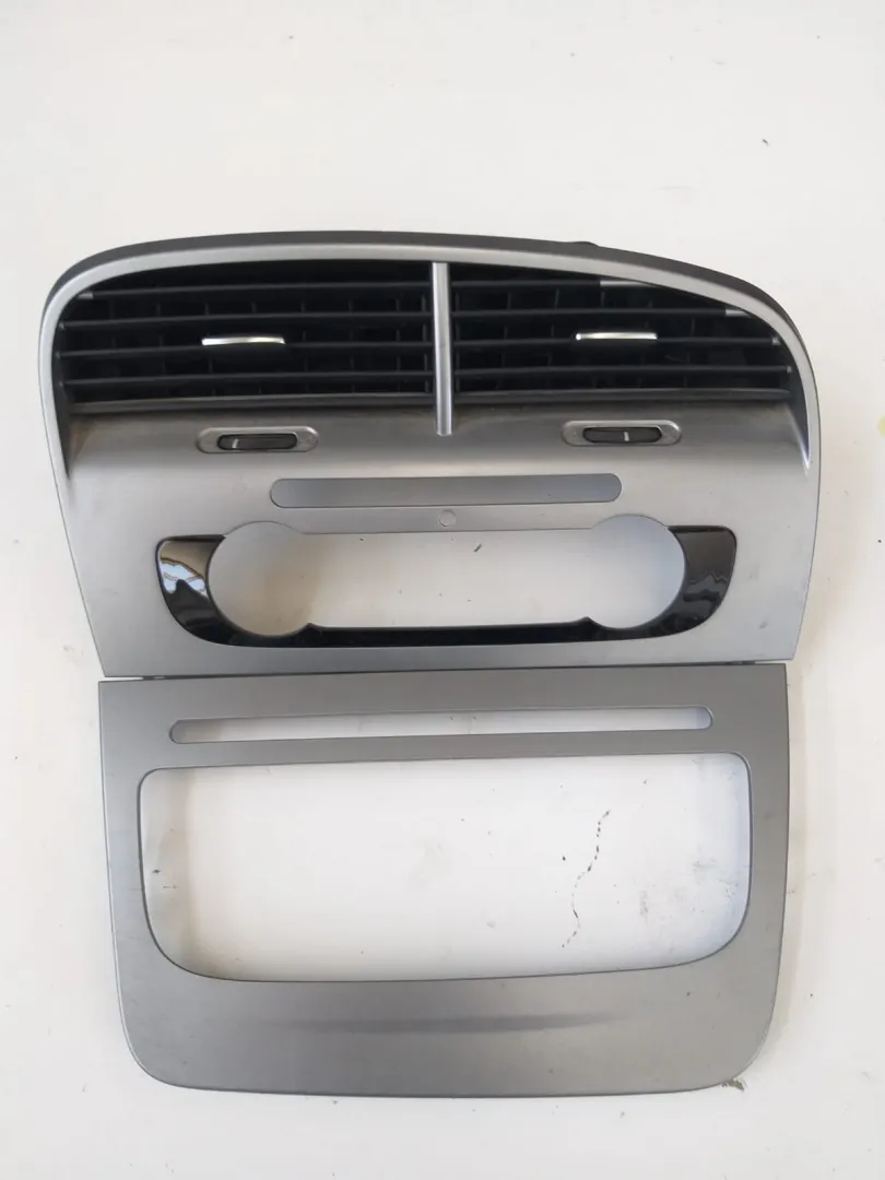 Modanatura cruscotto console centrale Seat Altea 1.6 B del 2008