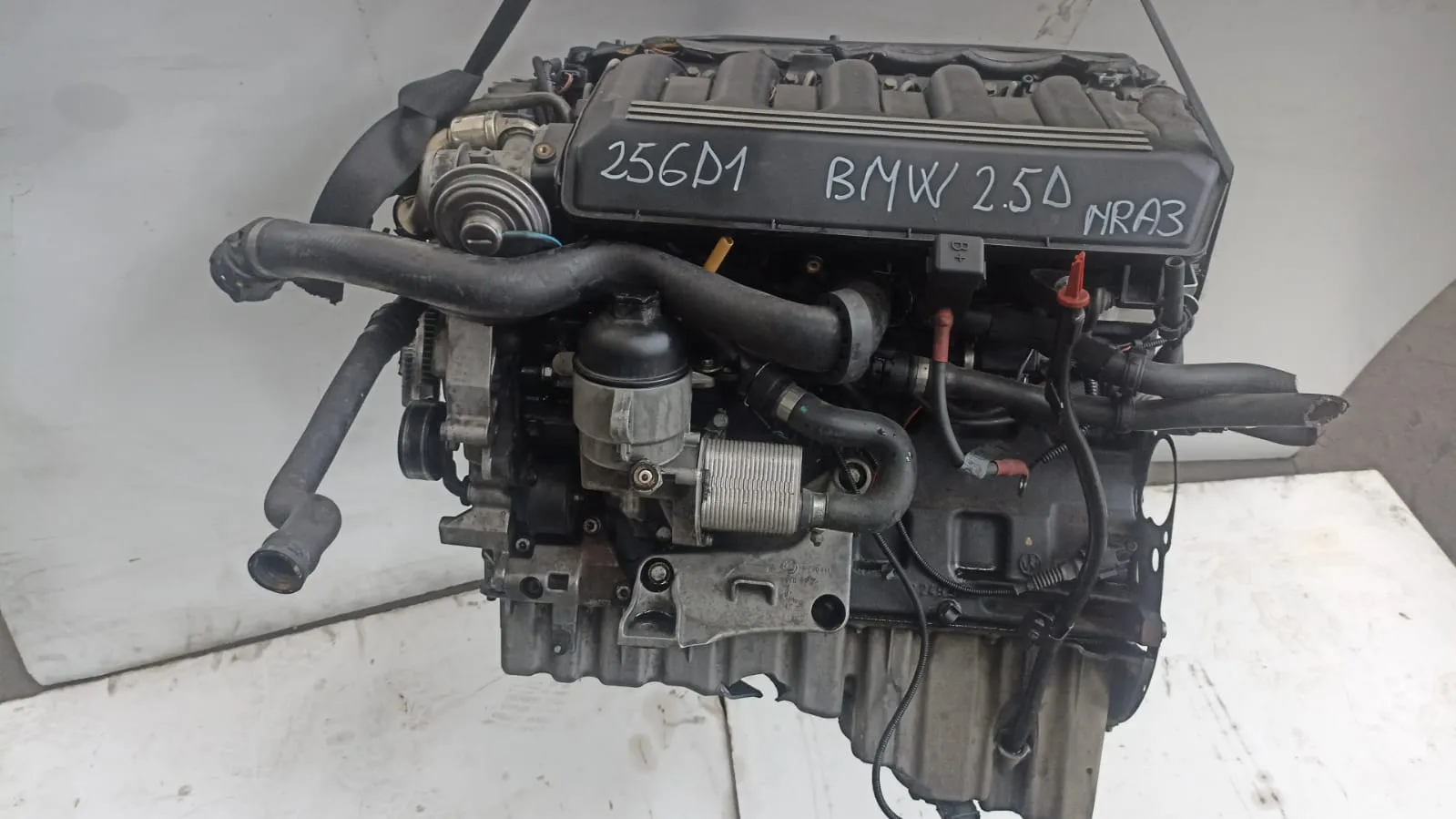 Motore BMW 525 D del 2002 CODICE RICAMBIO : 256D1