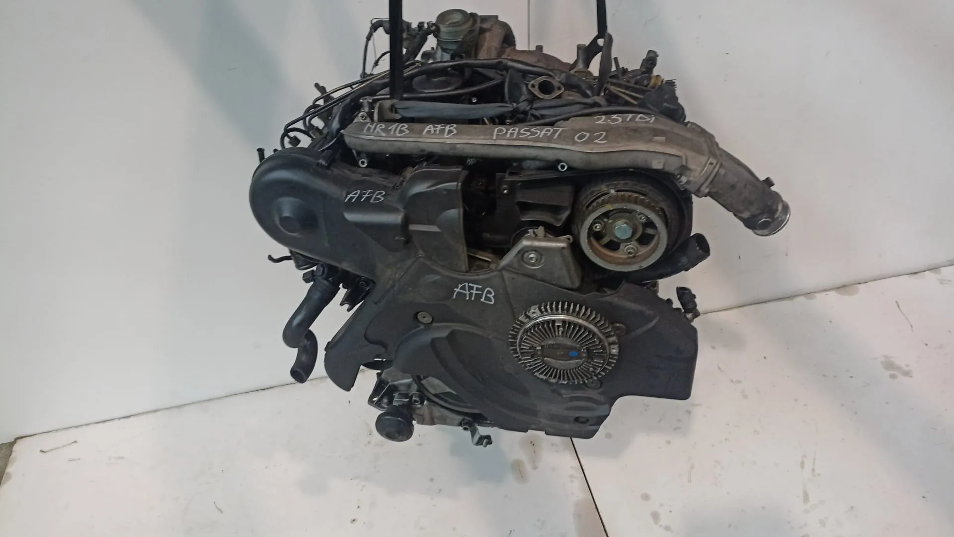 Motore semicompleto Volkswagen Passat del 2002 2.5 Diesel CODICE RICAMBIO : AFB