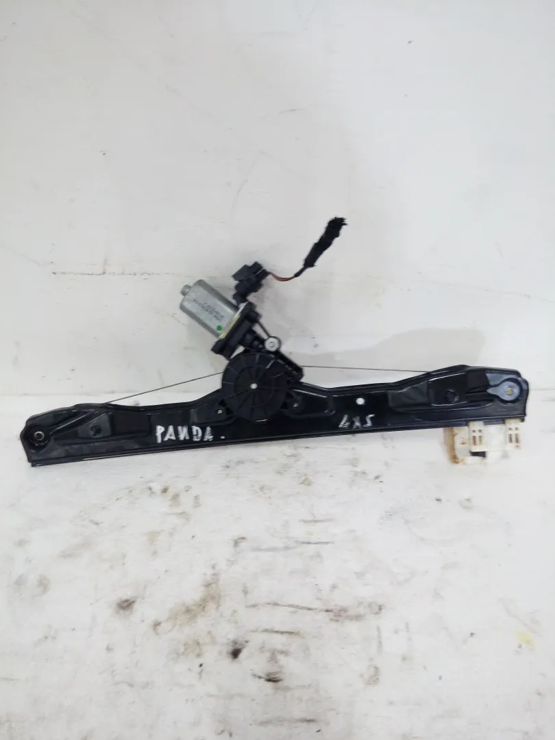 MOTORINO ALZAVETRO ANTERIORE SINISTRO FIAT Panda 3Â° Serie Diesel (2012)