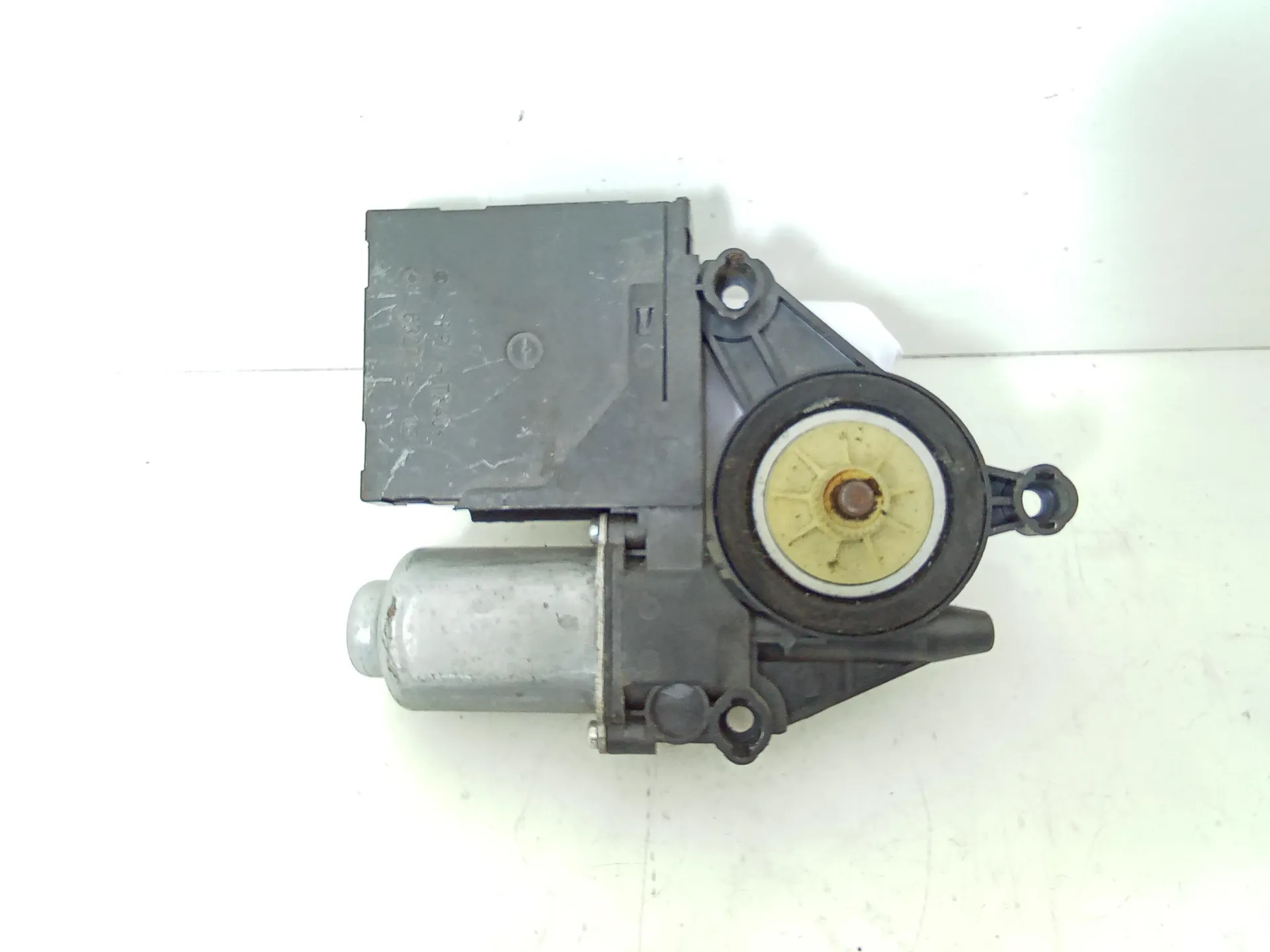 MOTORINO ALZAVETRO ANTERIORE SINISTRO con codice 1k0959701e da VOLKSWAGEN Golf 4 Berlina (97>03) Benzina (2003)