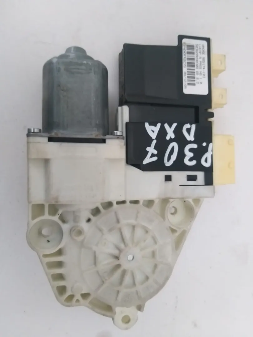Motorino alzavetro destro Peugeot 307 del 2006 2.0 Diesel CODICE RICAMBIO : 985174-103