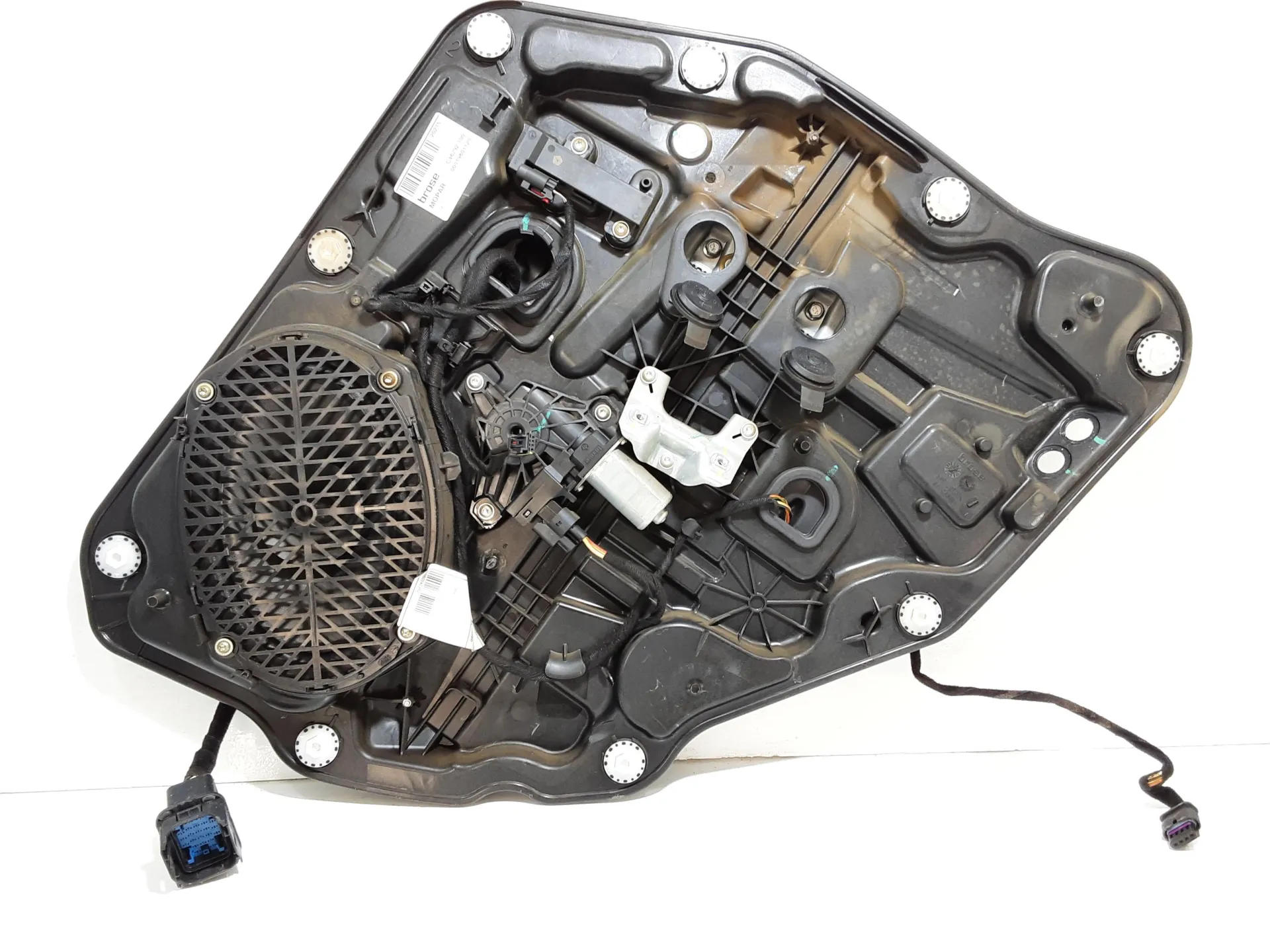 MOTORINO ALZAVETRO POSTERIORE DESTRA con codice C46792100 da JEEP Renegade Serie (14>) 1600 Diesel 88 kW / 120 CV con codice motore 55260384/552 63 113, 552 80 444, EJK (2016)