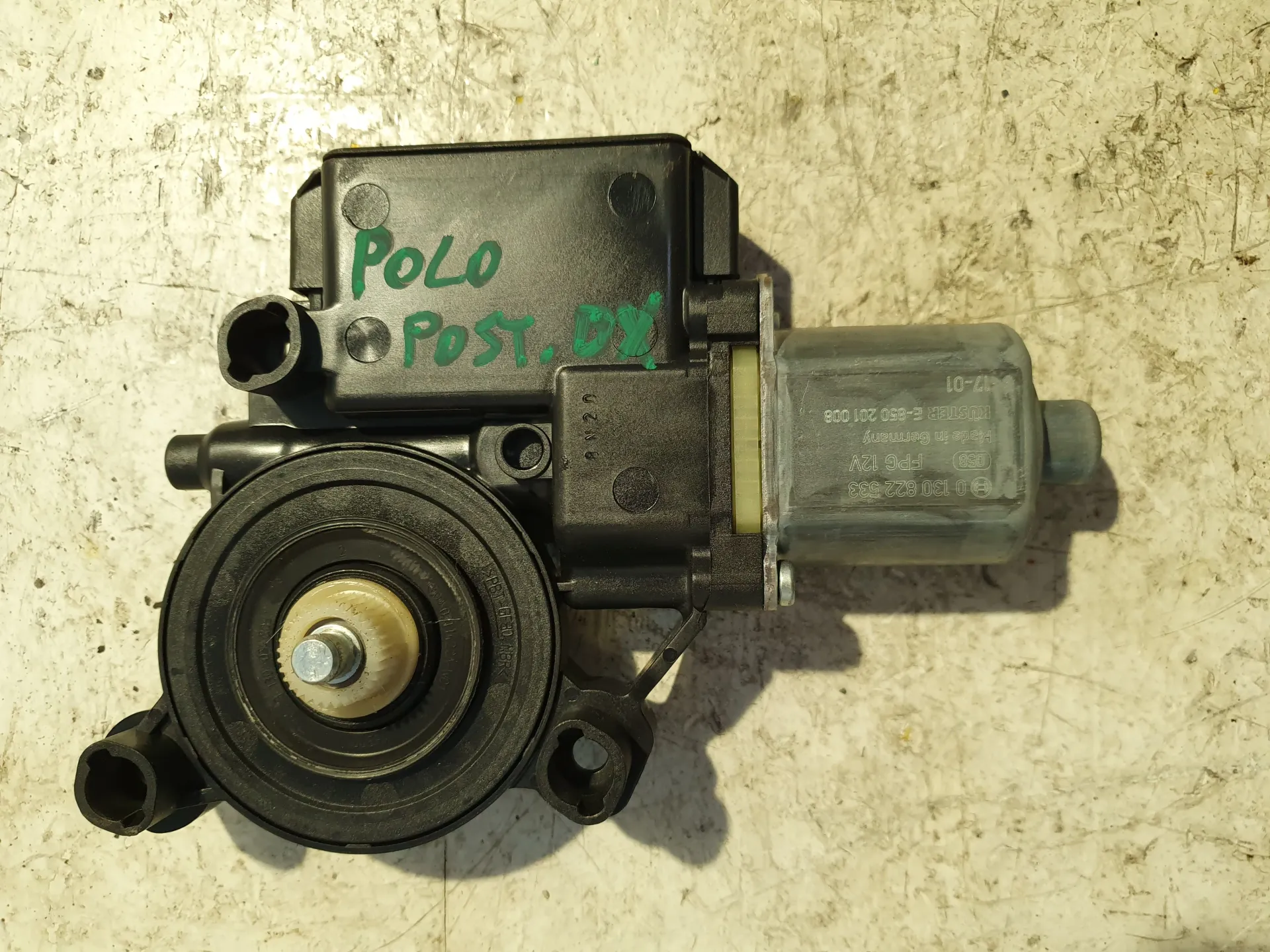 MOTORINO ALZAVETRO POSTERIORE DESTRA con codice 850201008 da VOLKSWAGEN Polo 5Â° Serie Benzina (2016)