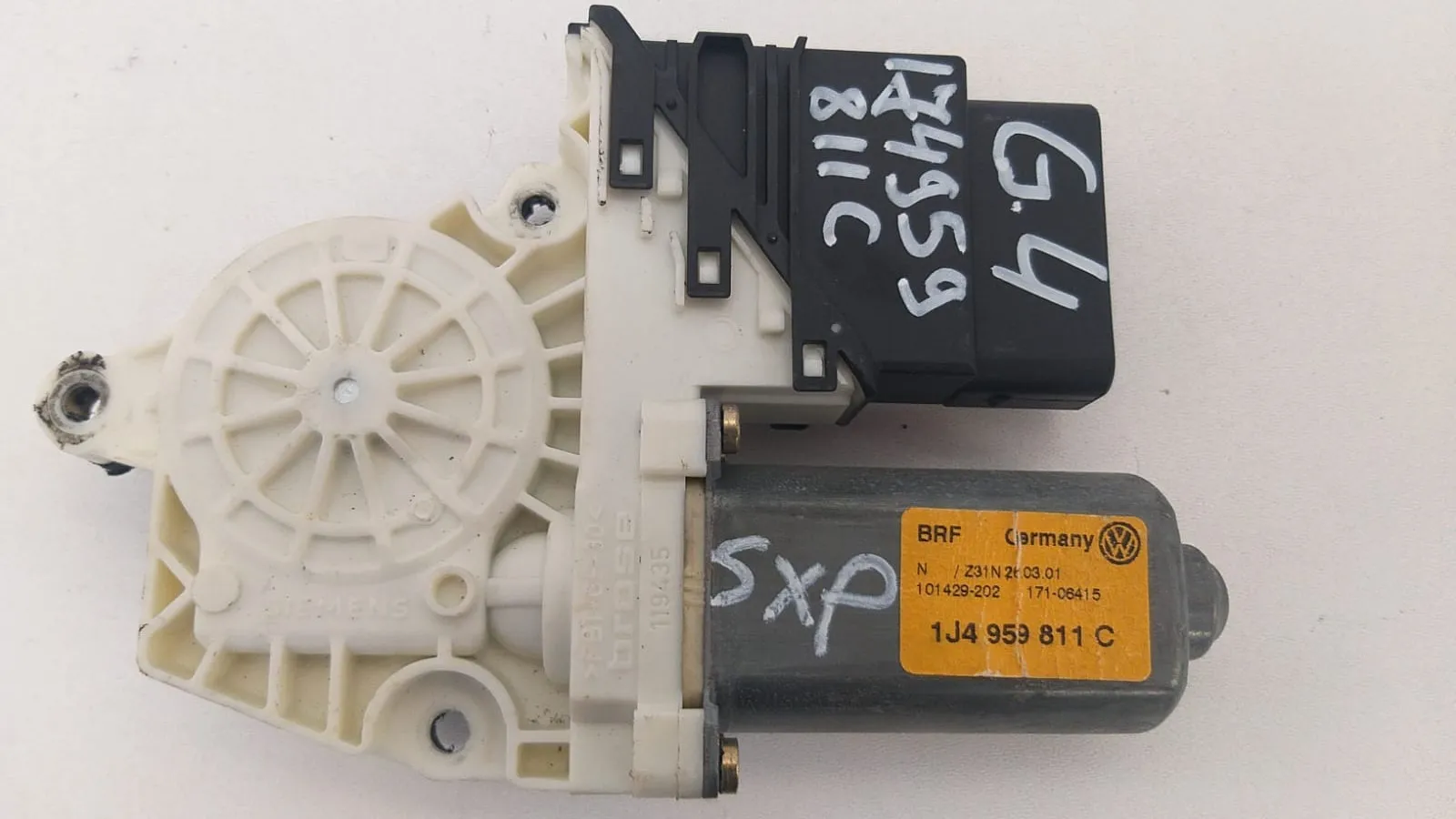 Motorino alzavetro posteriore sinistro Volkswagen Golf 4 del 2002 1.9 Diesel CODICE RICAMBIO : 1J4959811C