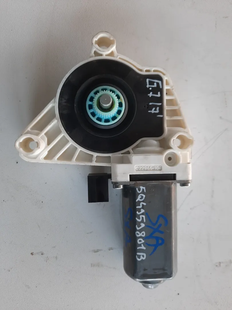 Motorino alzavetro sinistra anteriore per VW Golf 7 1.4 B del 2017 CODICE RICAMBIO : 5Q4959801B